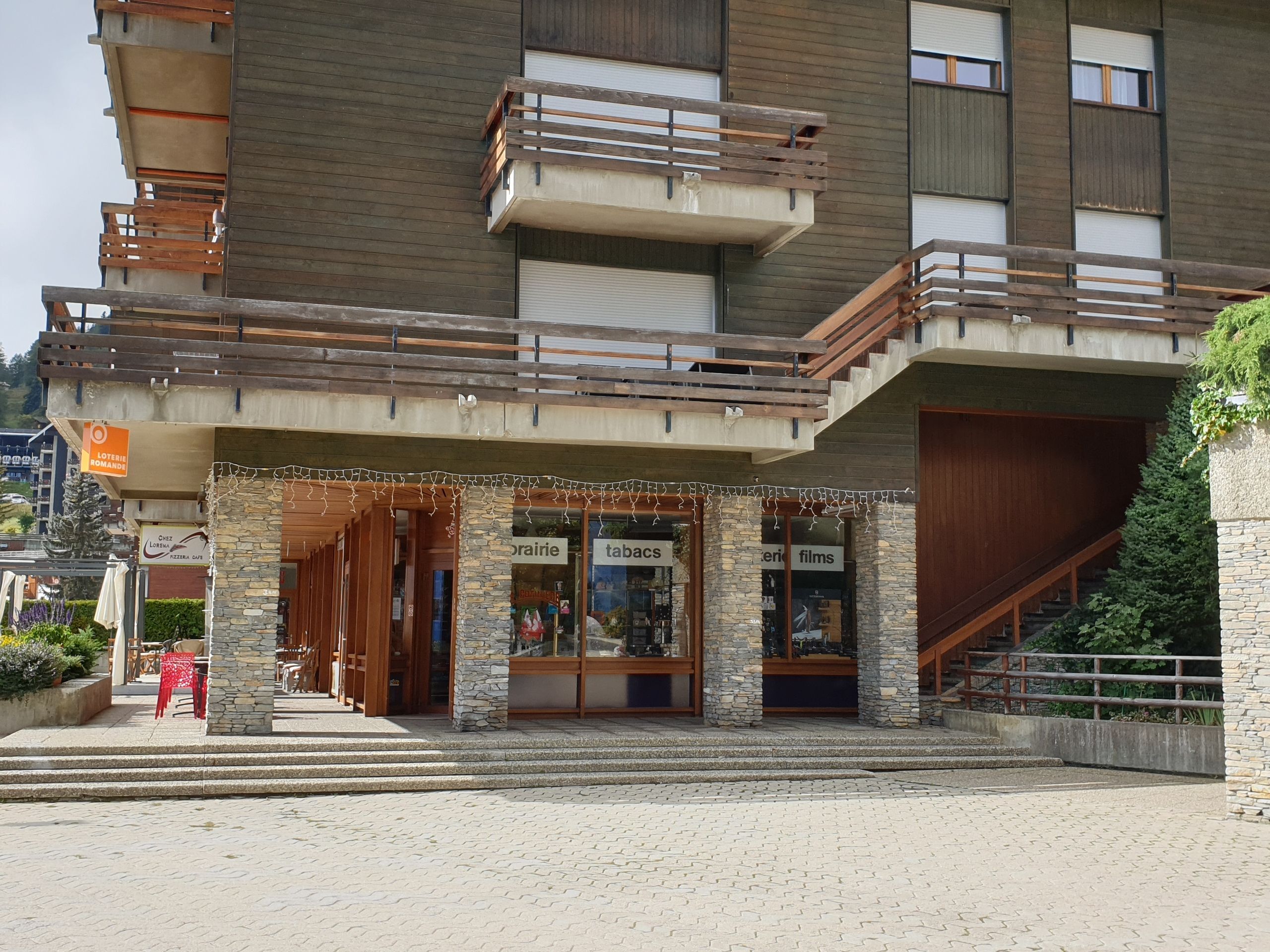 Photo 1