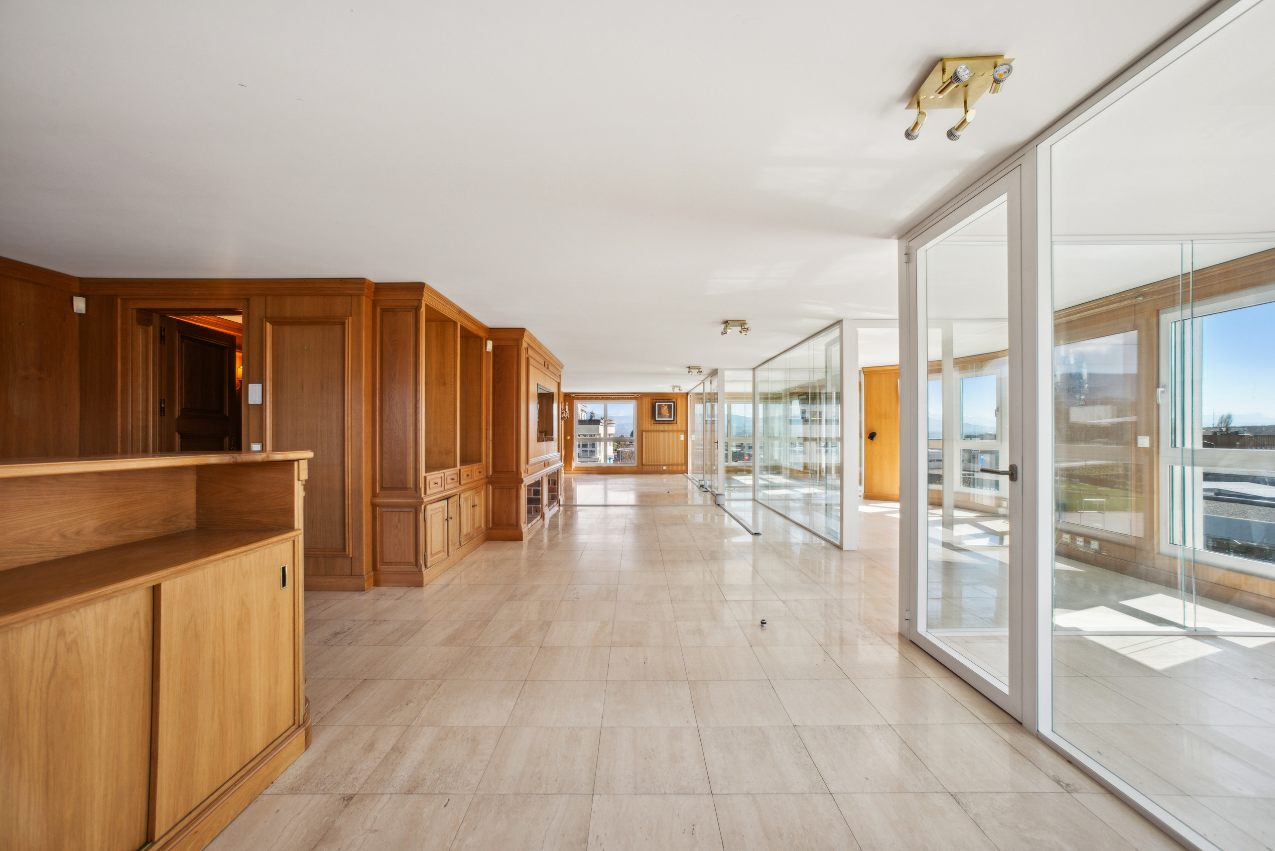 Interior view 12