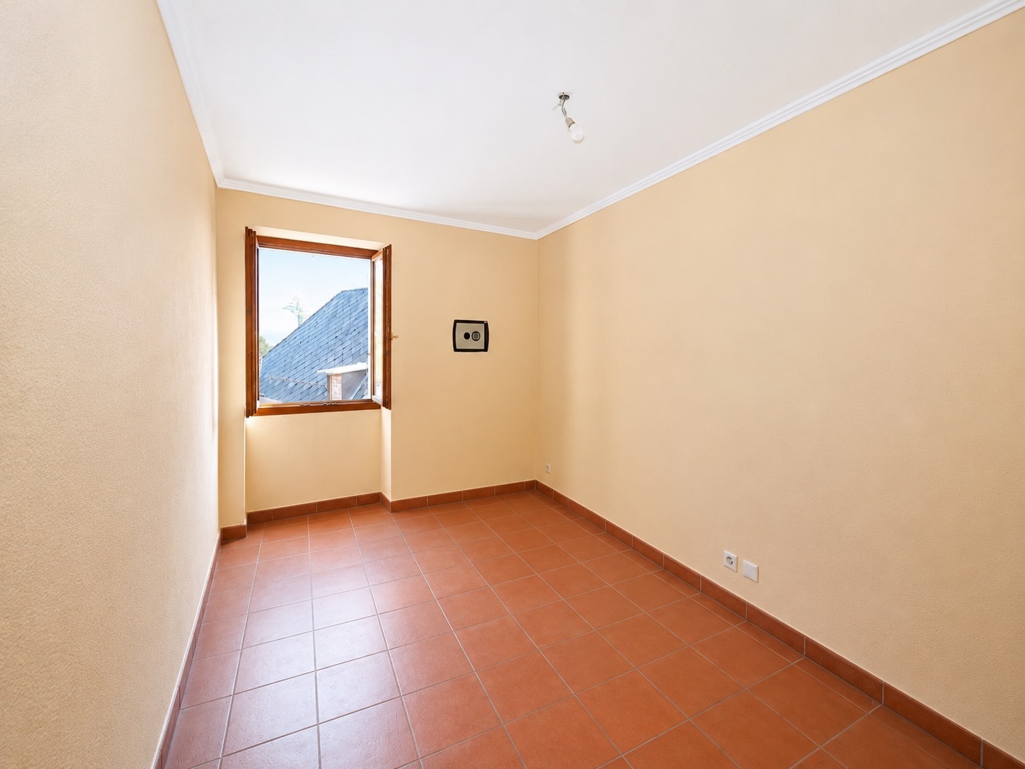 Interior view 5