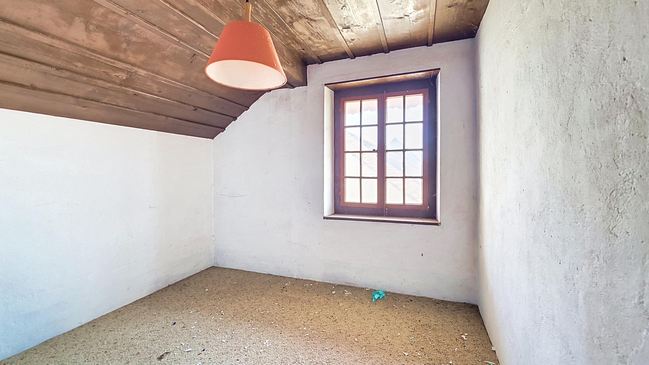 Combles - chambre désaffectée 2