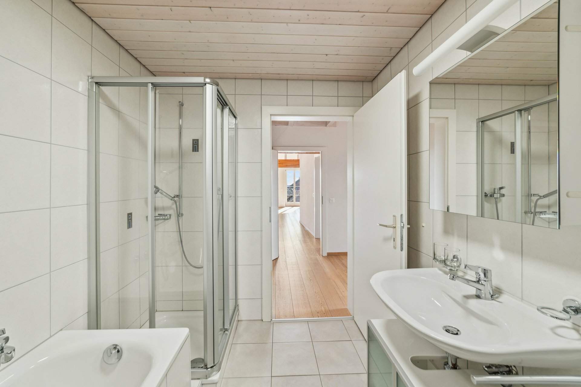 ..avec la salle de bain