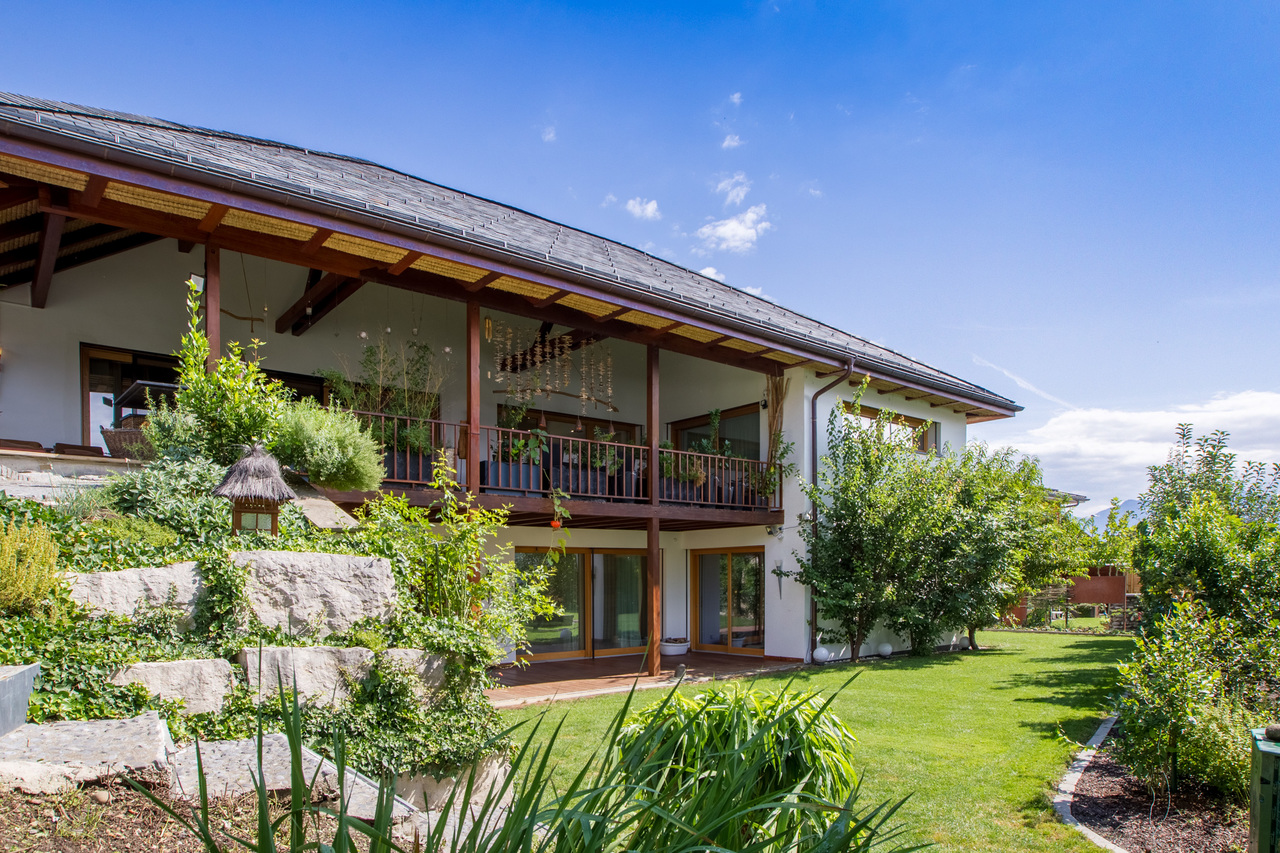 Grosser und idyllischer Aussenbereich. Grosser und idyllischer Aussenbereich.
