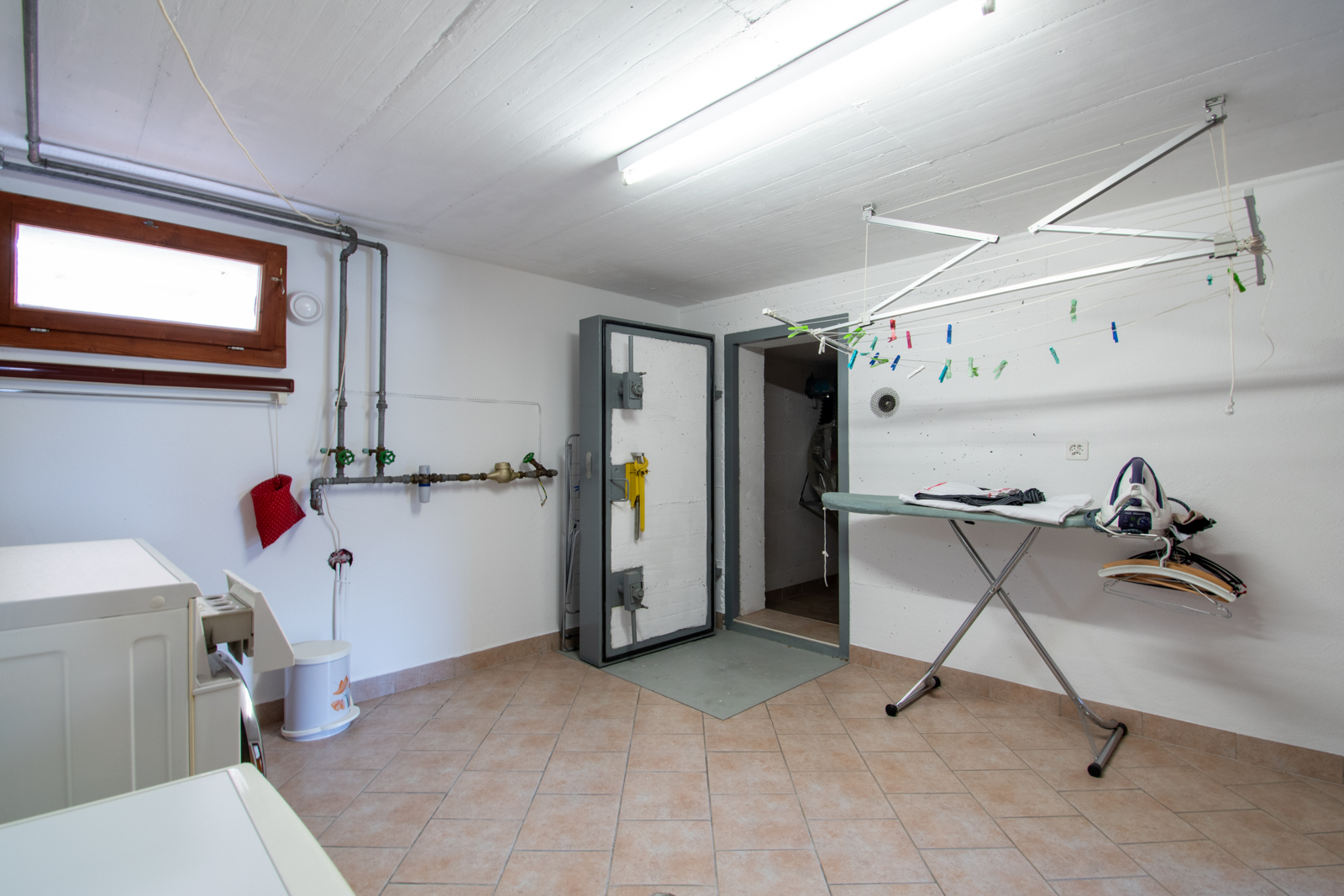 Interior view 13