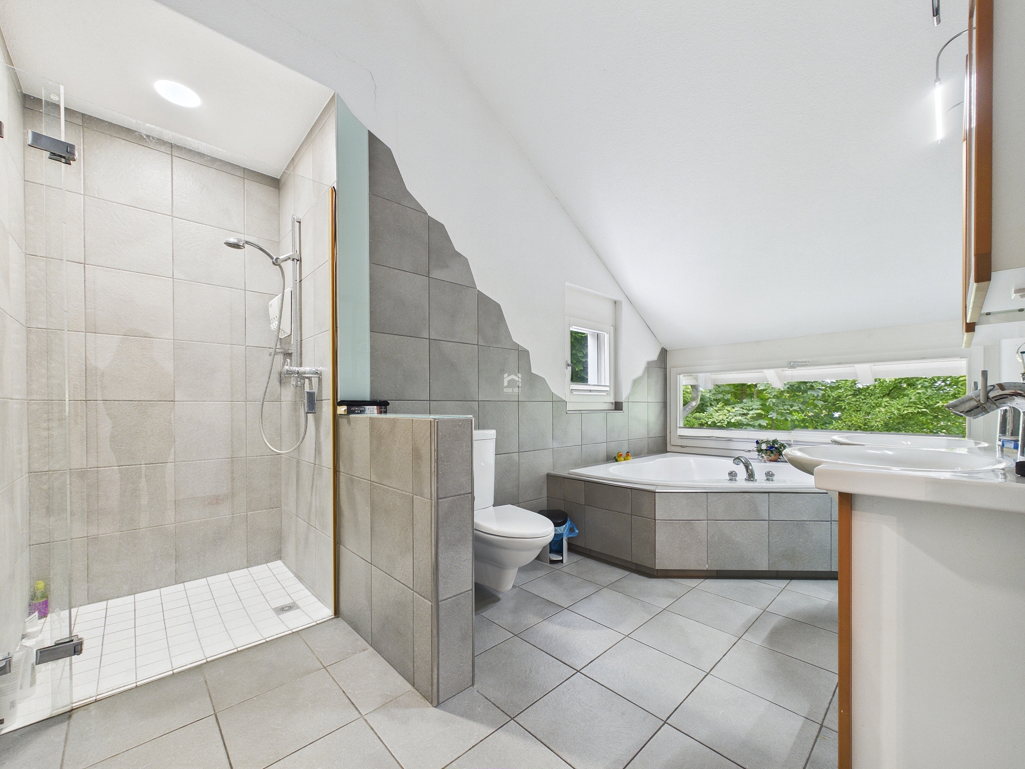 Badezimmer DG
