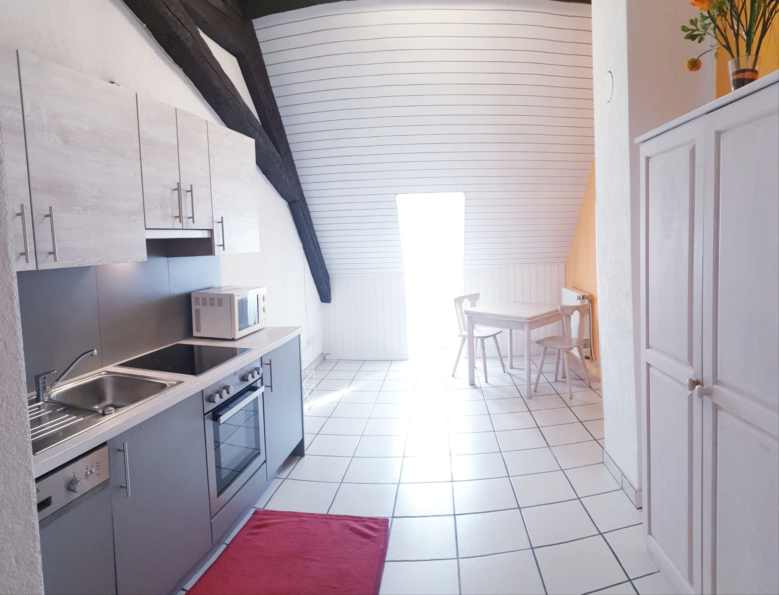 2.5 pces 2ème étage Est 2.5 pces 2ème étage Est