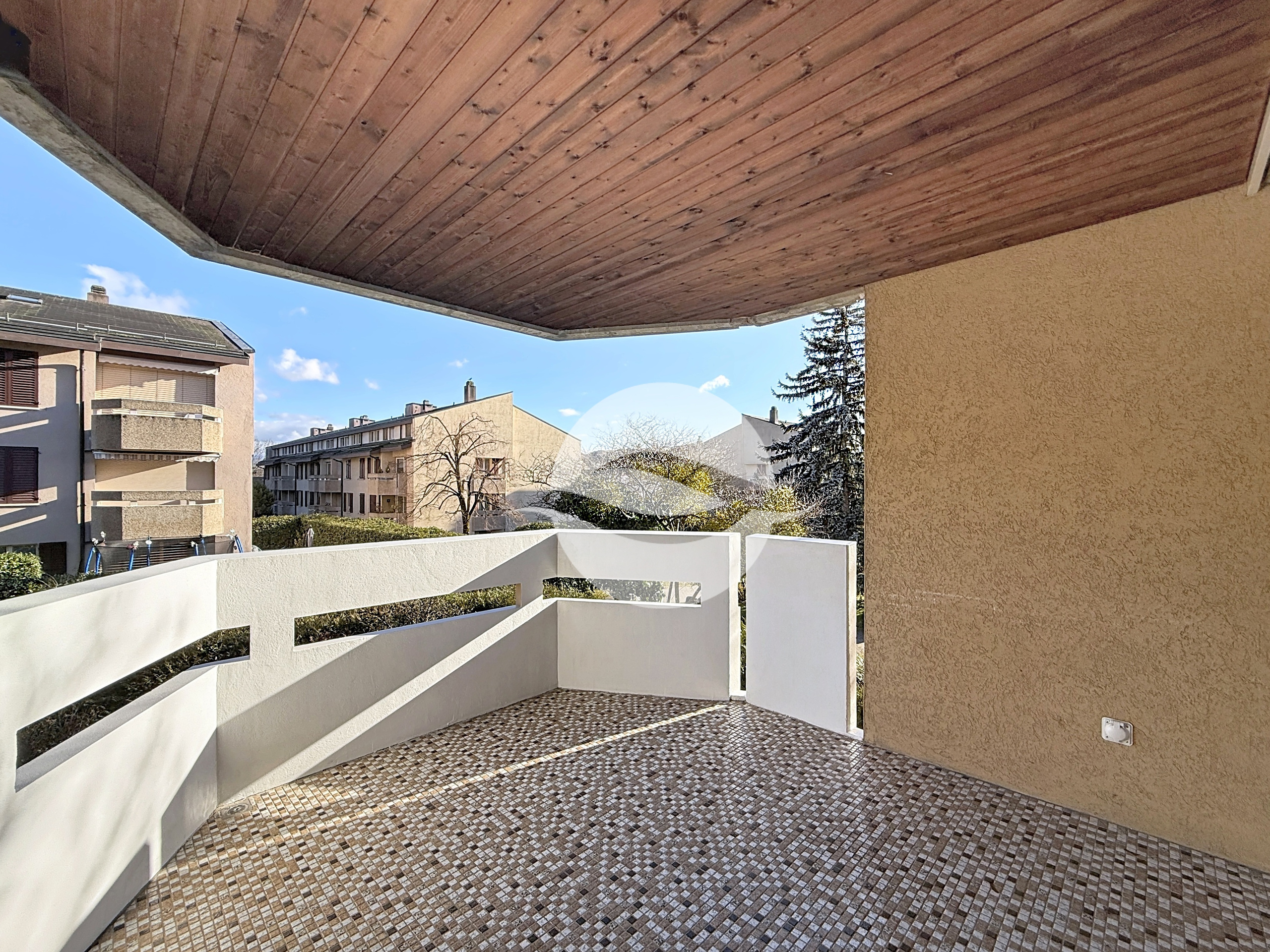 Premier balcon (Séjour) 