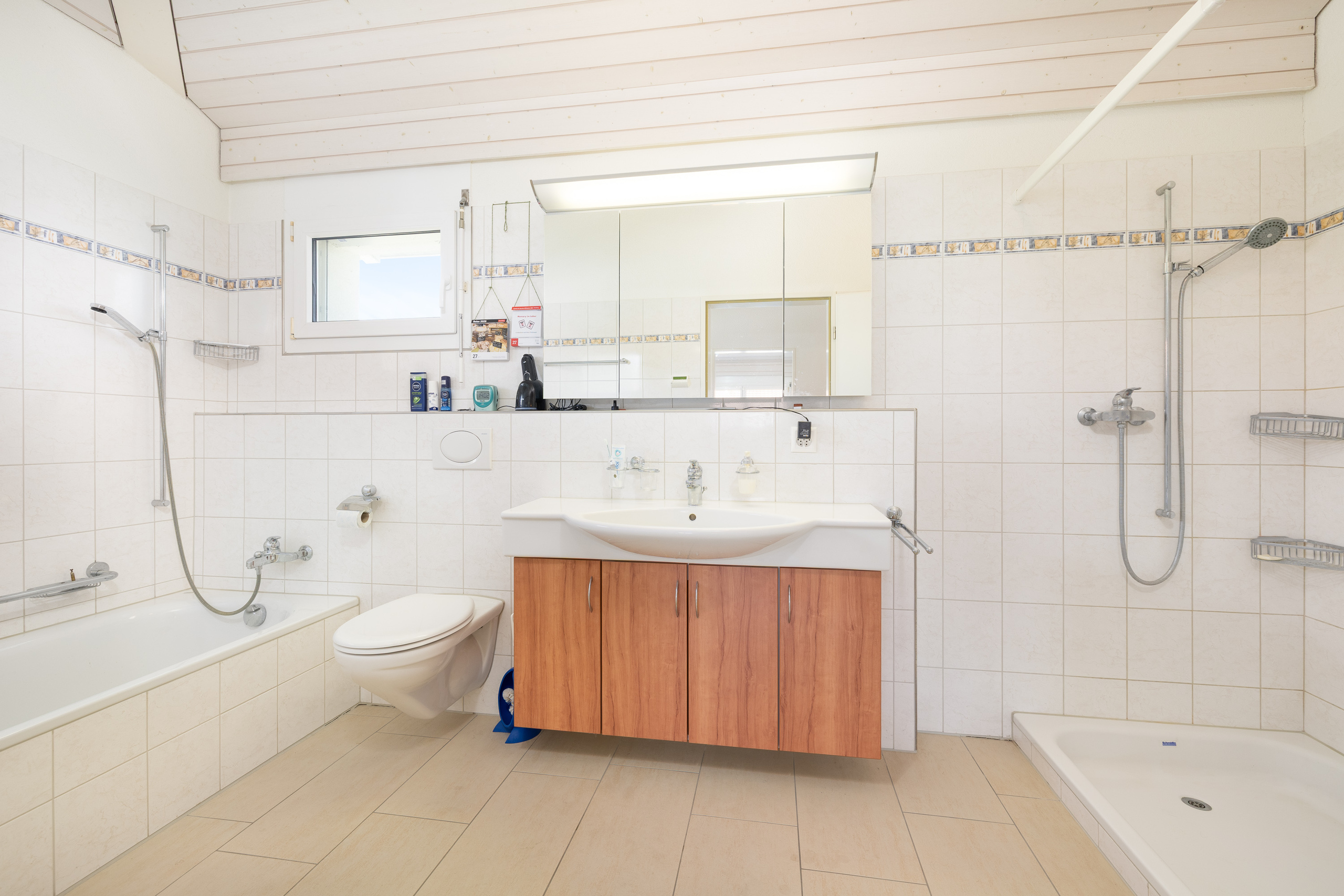 Interior view 4