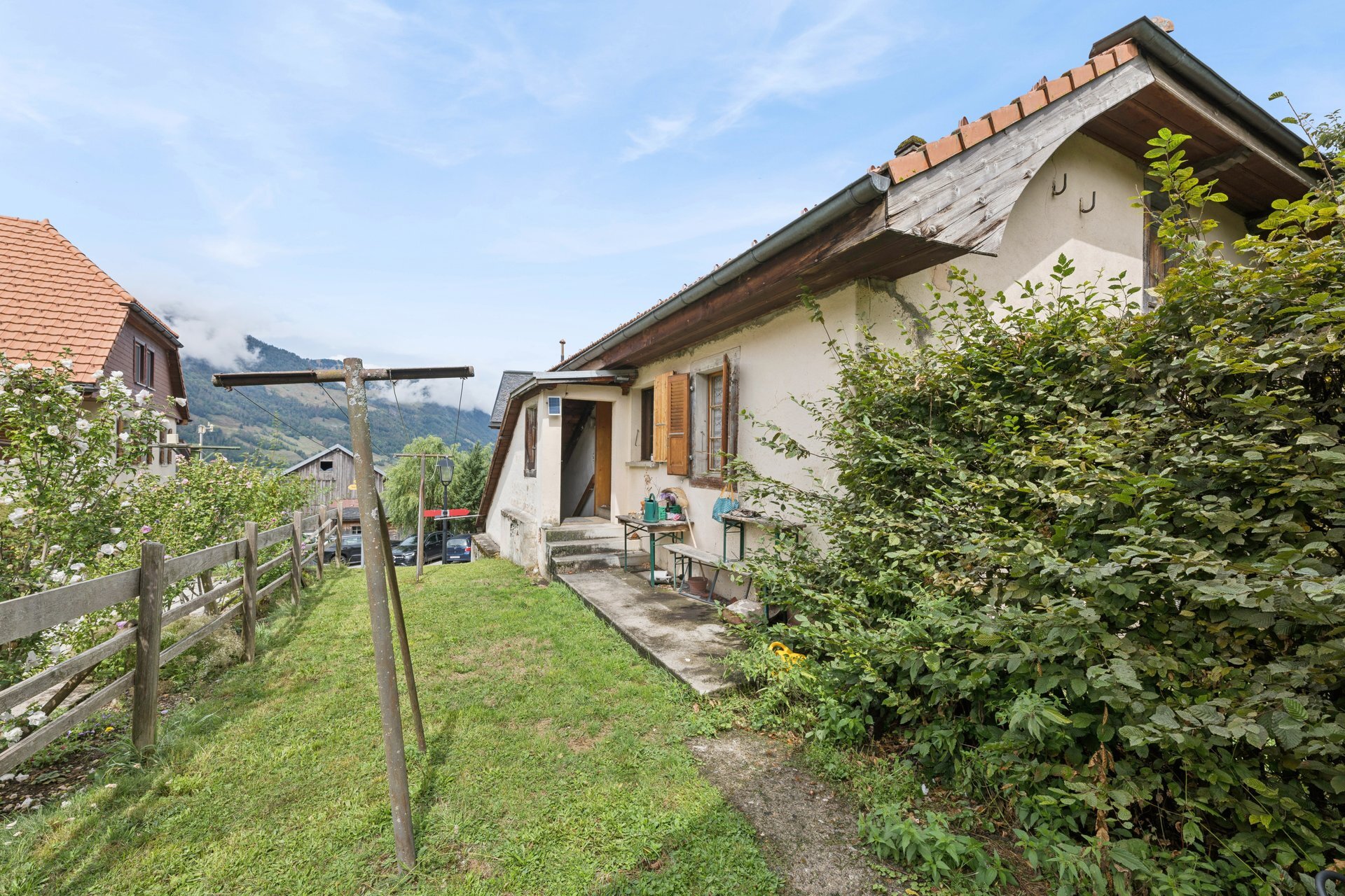 Exterior view 2