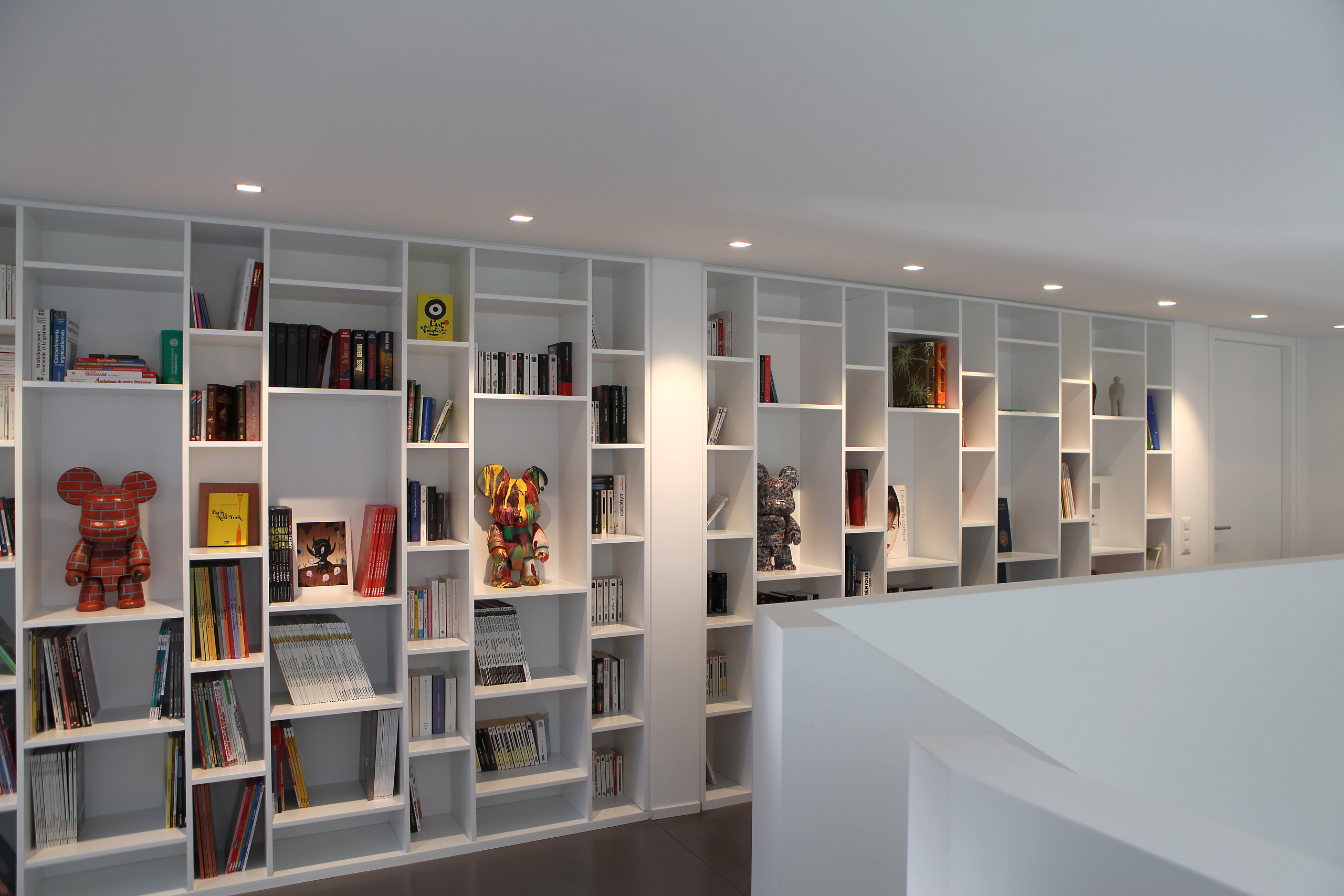 Bibliothèque au 1er étage Bibliothèque au 1er étage