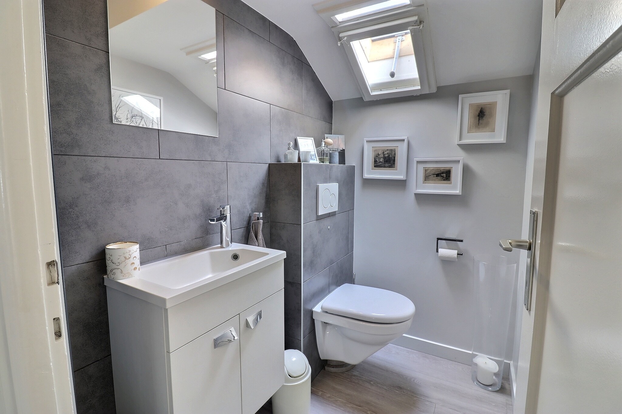 Interior view 10