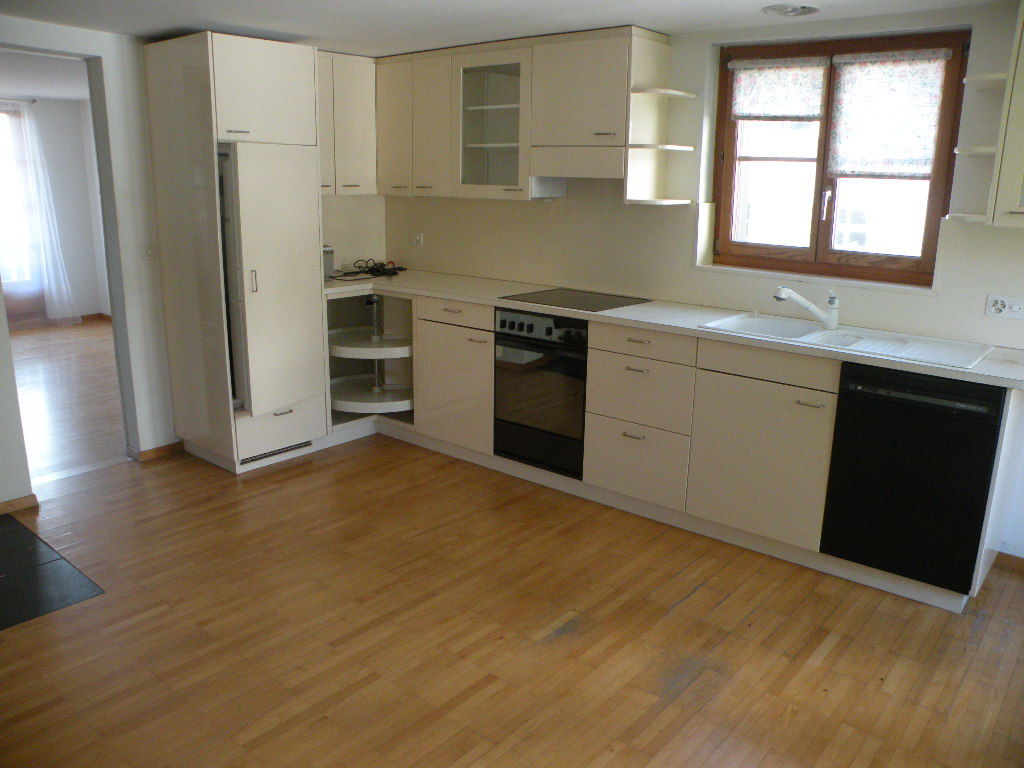 Grosse Wohn-Essküche