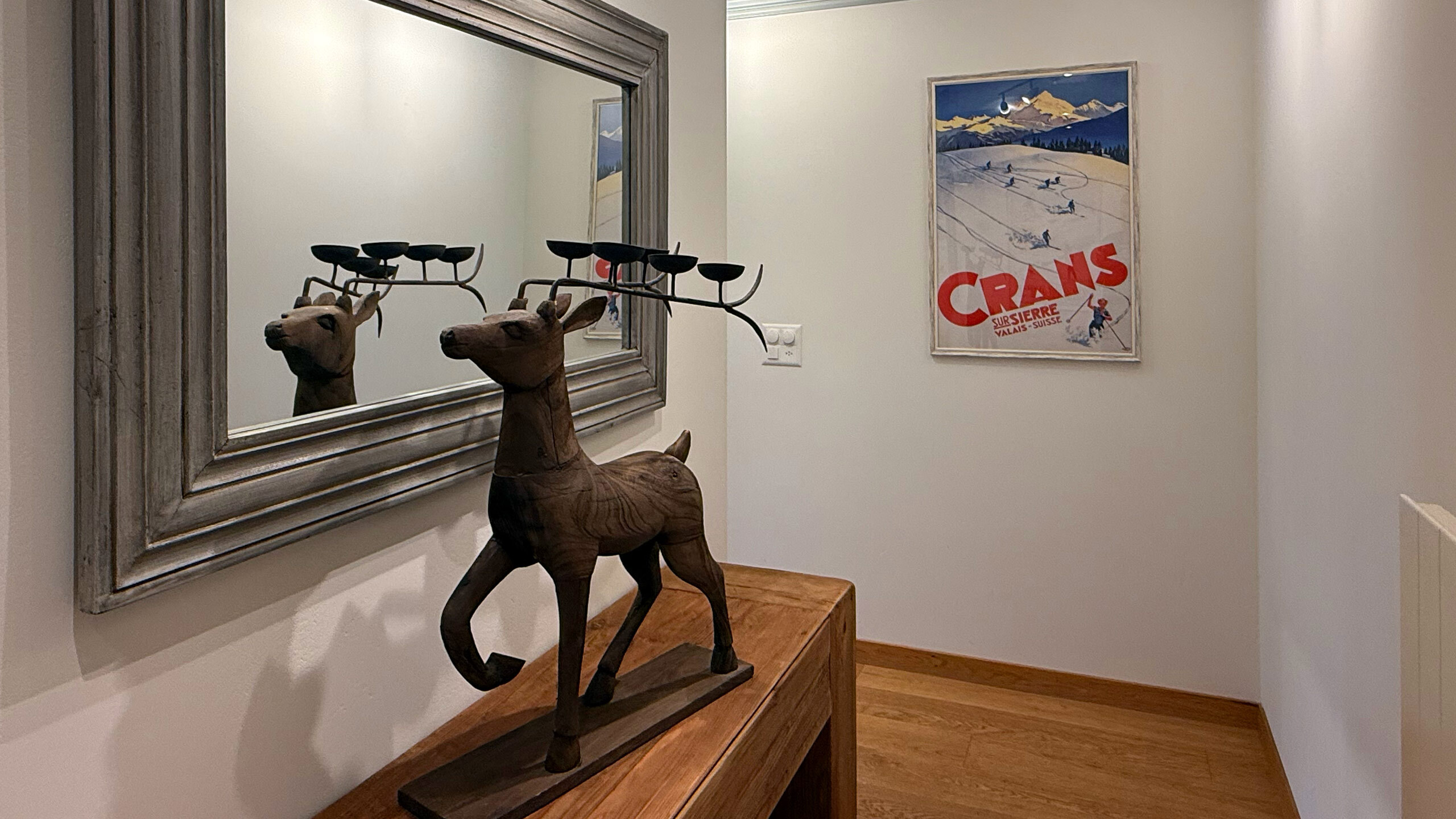 Couloir donnant accès au séjour, salle à manger et cuisine Couloir donnant accès au séjour, salle à manger et cuisine
