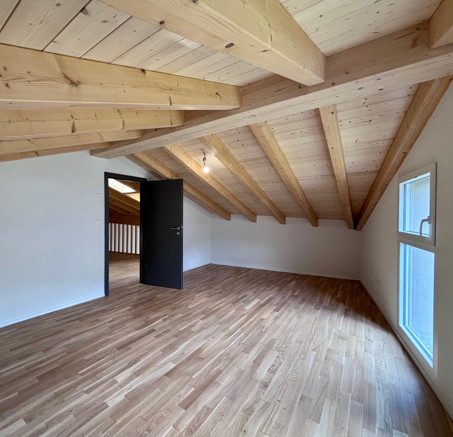 Interior view 10