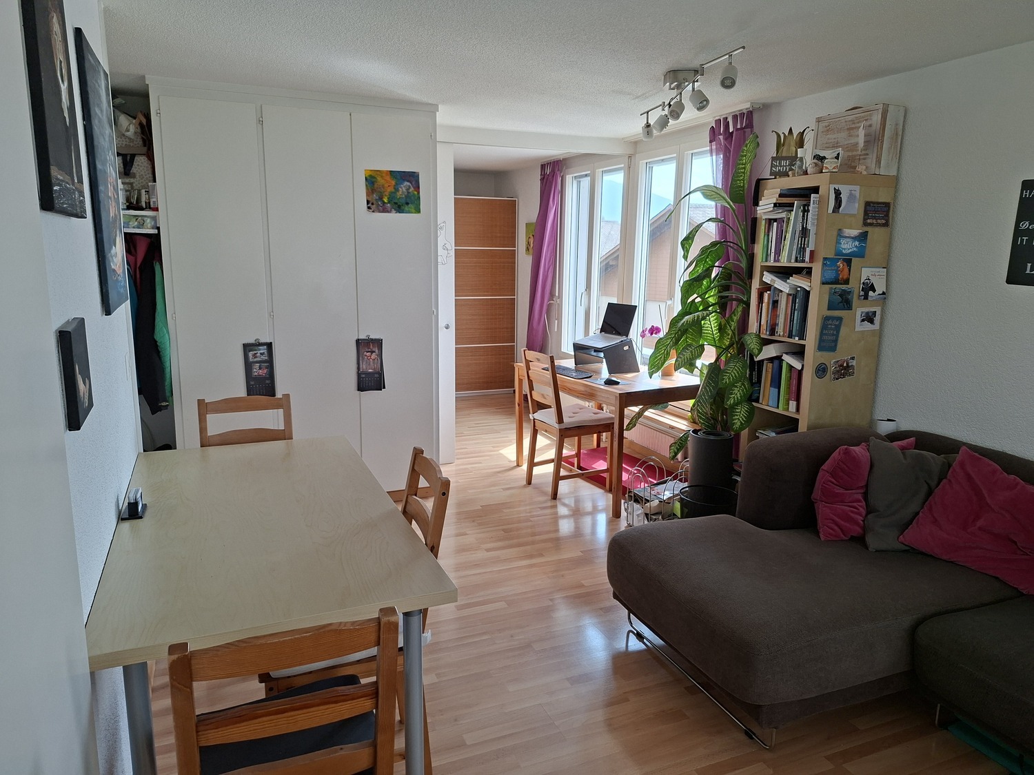 Photo 1