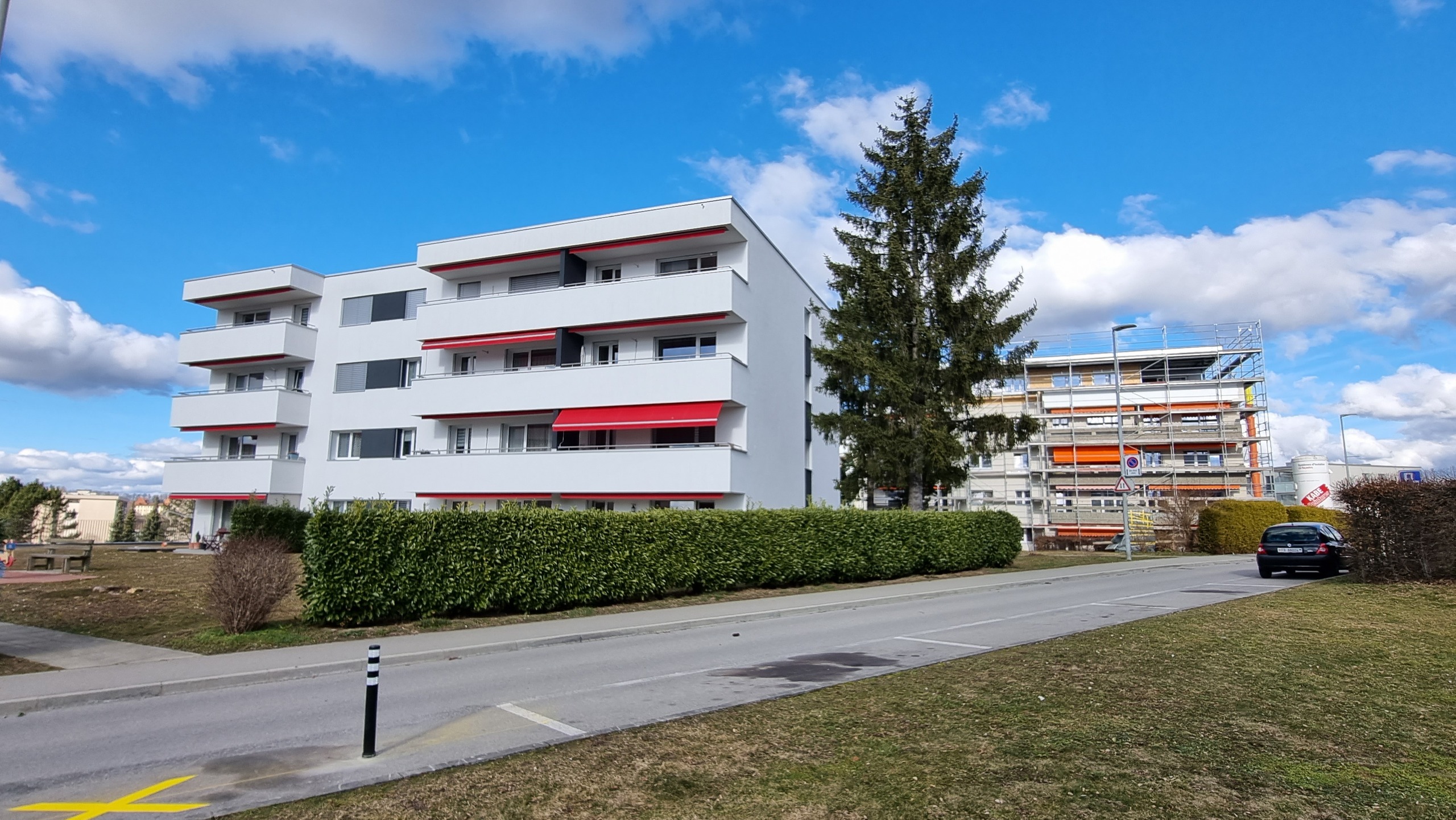 Vue de l'immeuble voisin (idem après travaux)
