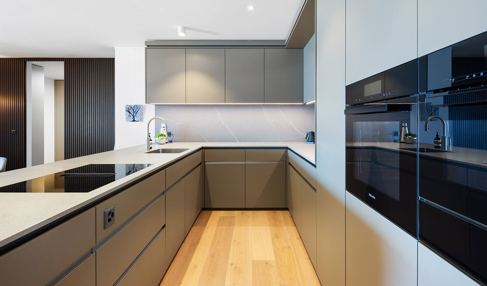 Interior view 4