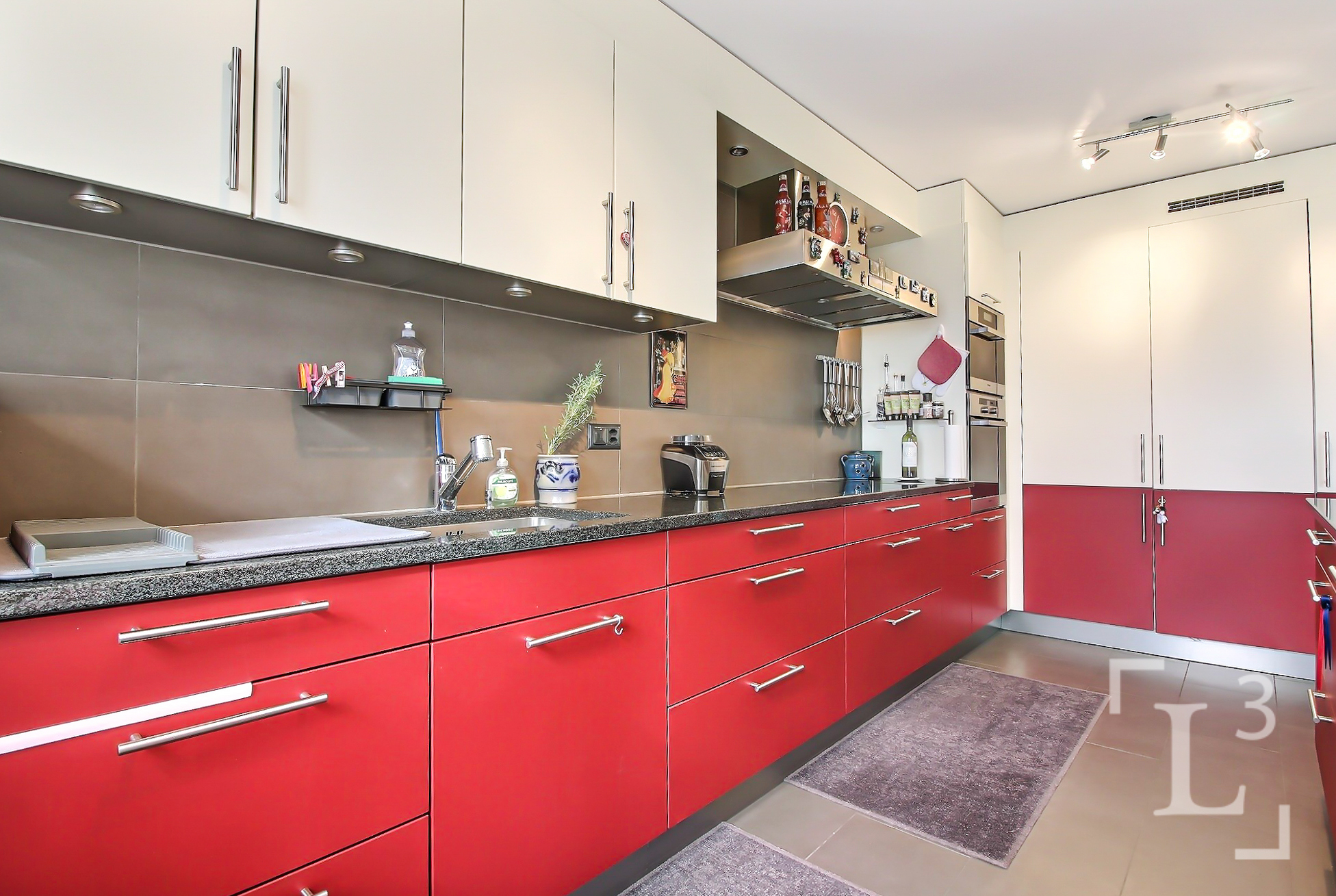 Cuisine ouverte équipée