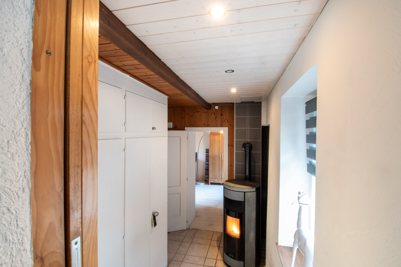 Hall avec fourneau à pellets