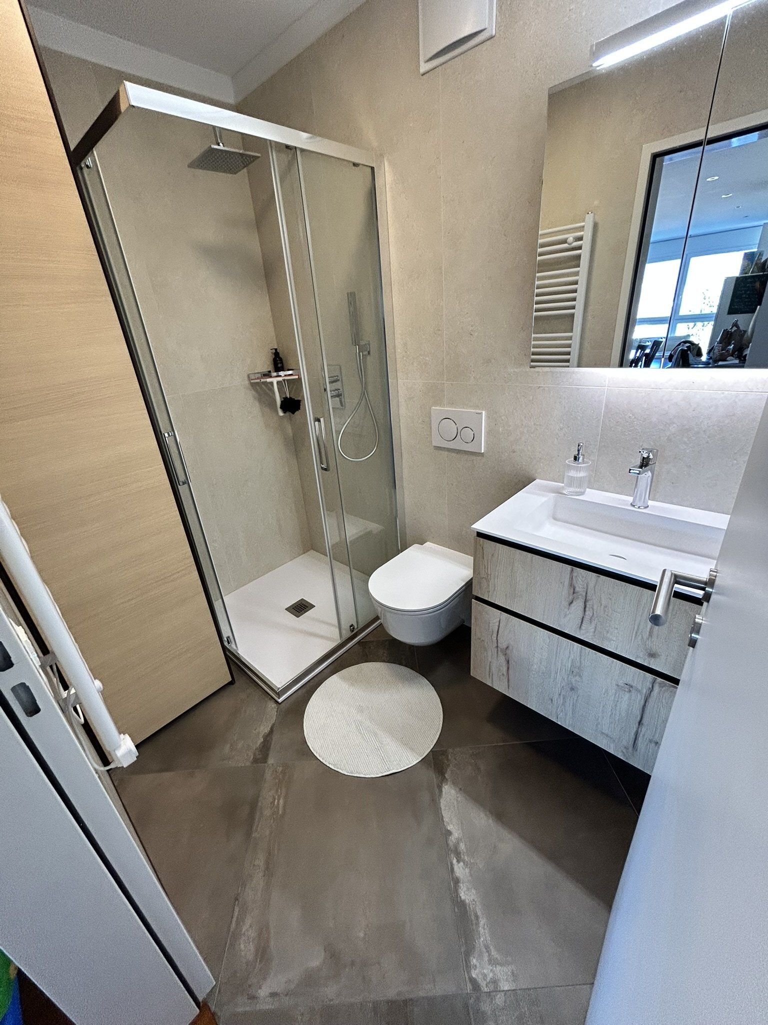 secondo bagno con doccia