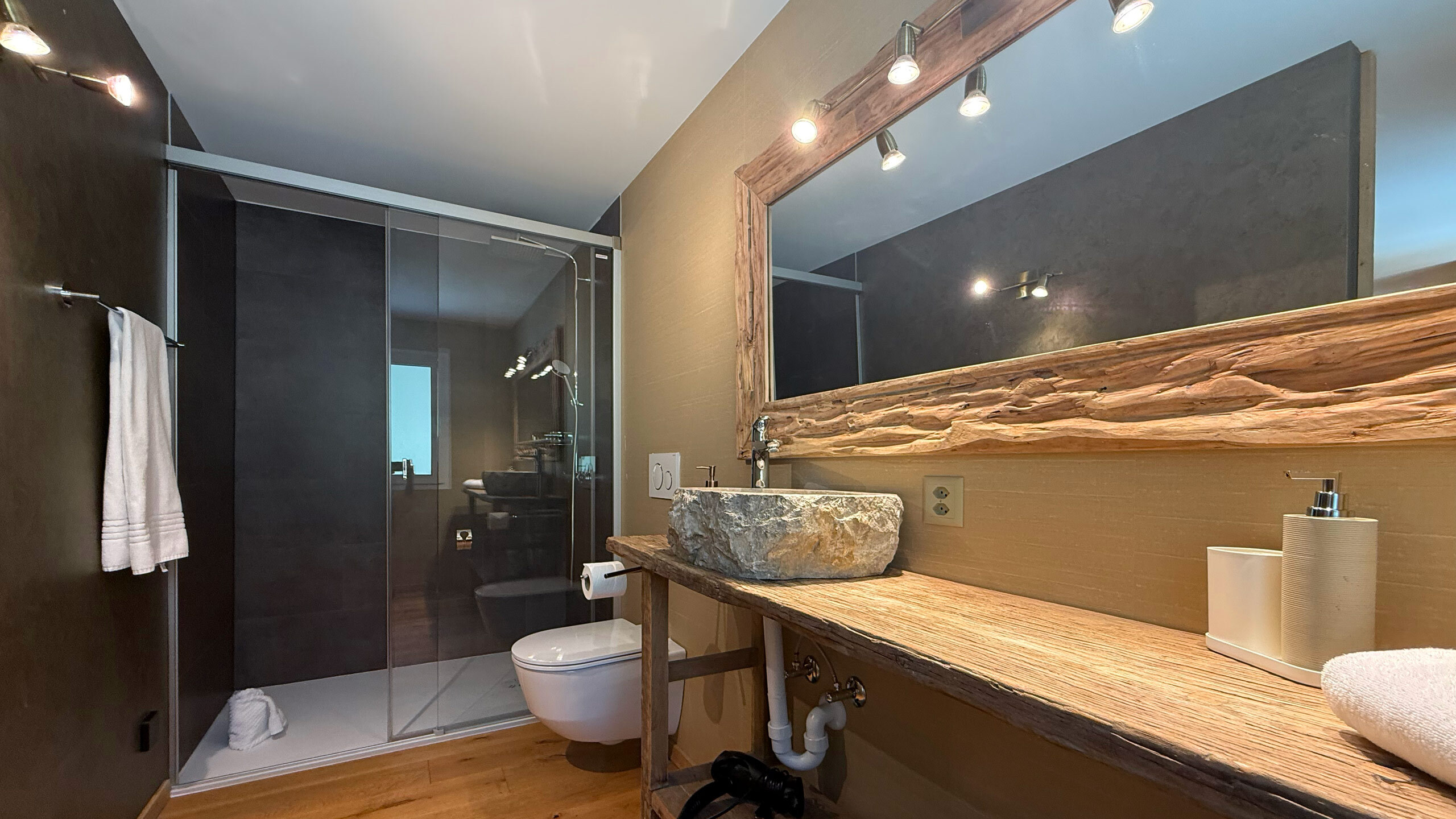 Bedroom 2 - Shower room