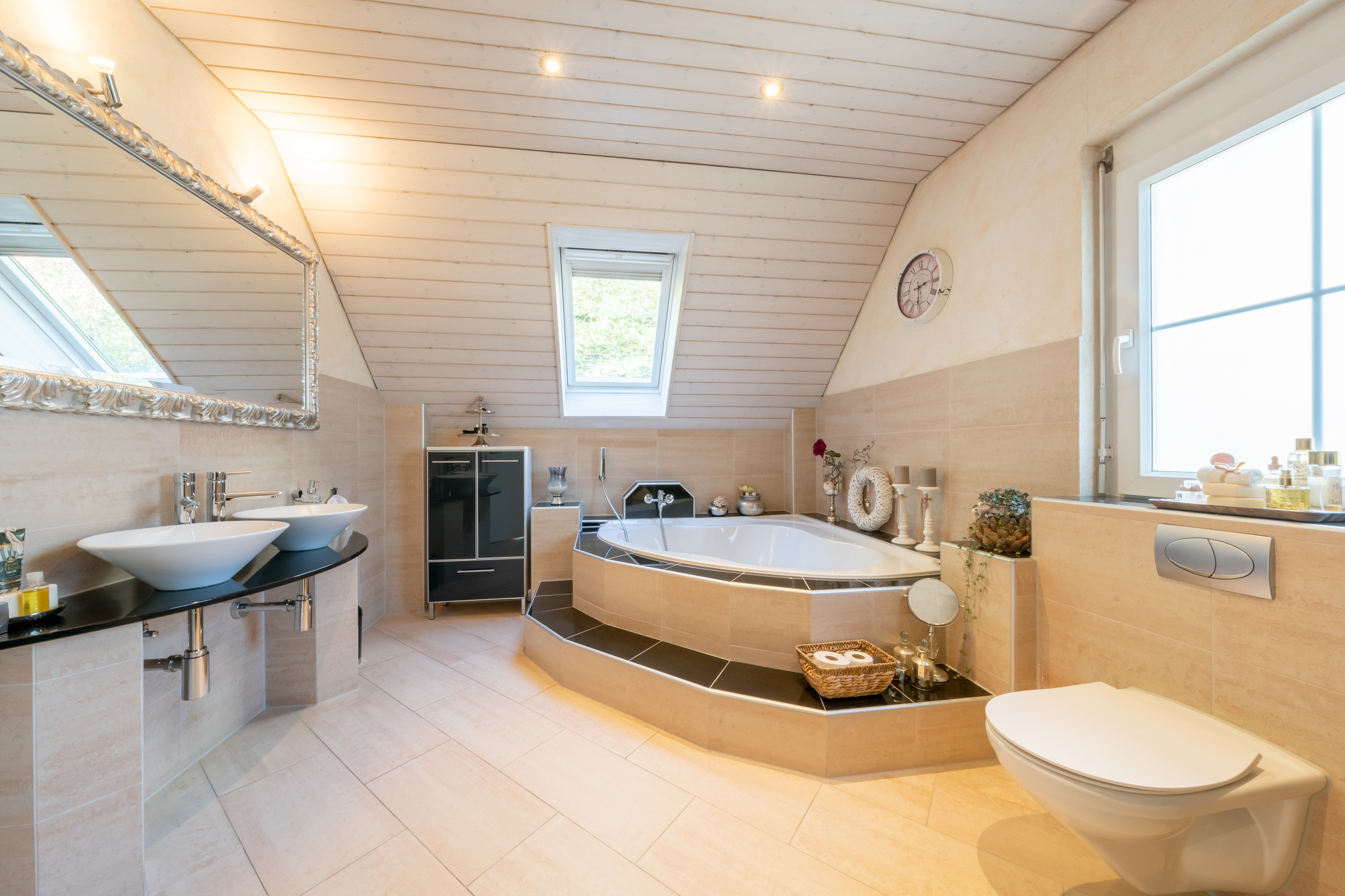 Bad Dusche WC 2.OG Bad Dusche WC 2.OG