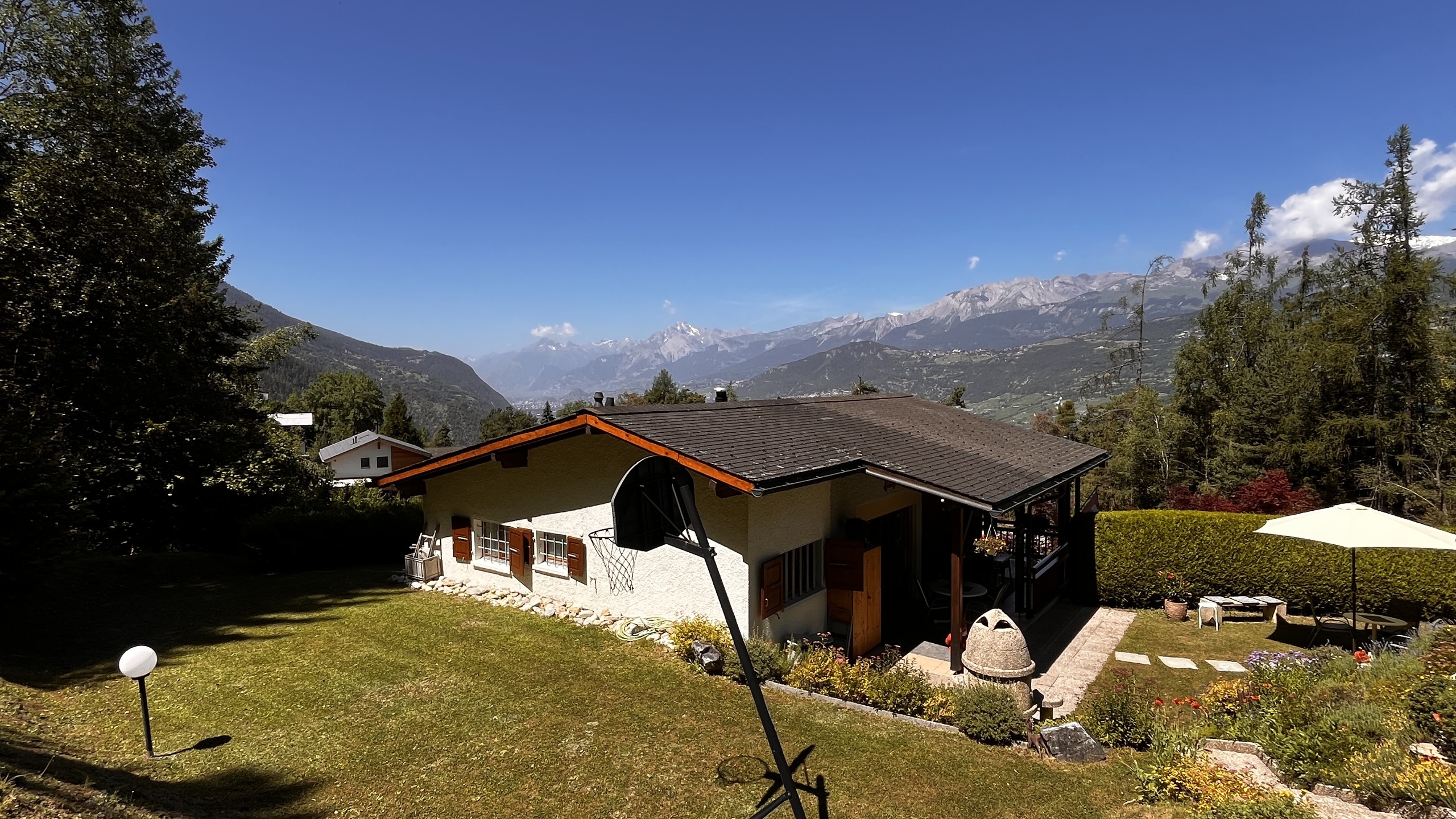 Façade sud et panorama nord Façade sud et panorama nord