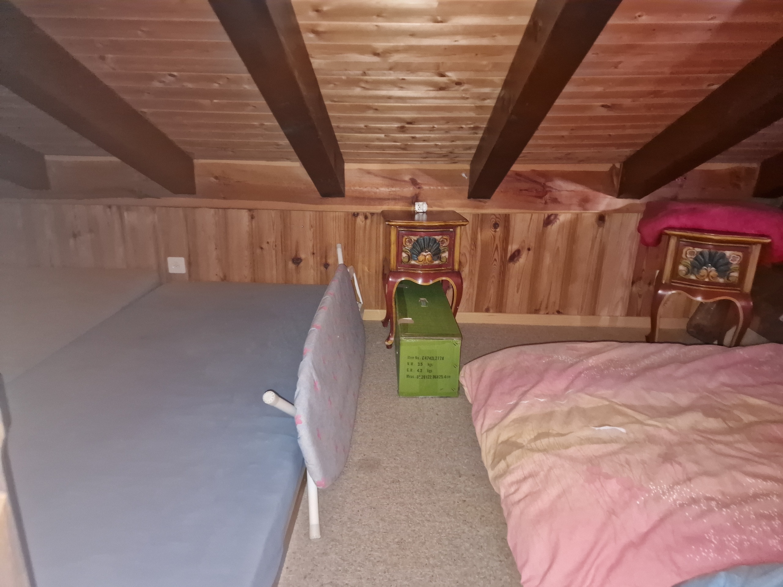 Mezzanine (lits pour 4 personnes) Mezzanine (lits pour 4 personnes)