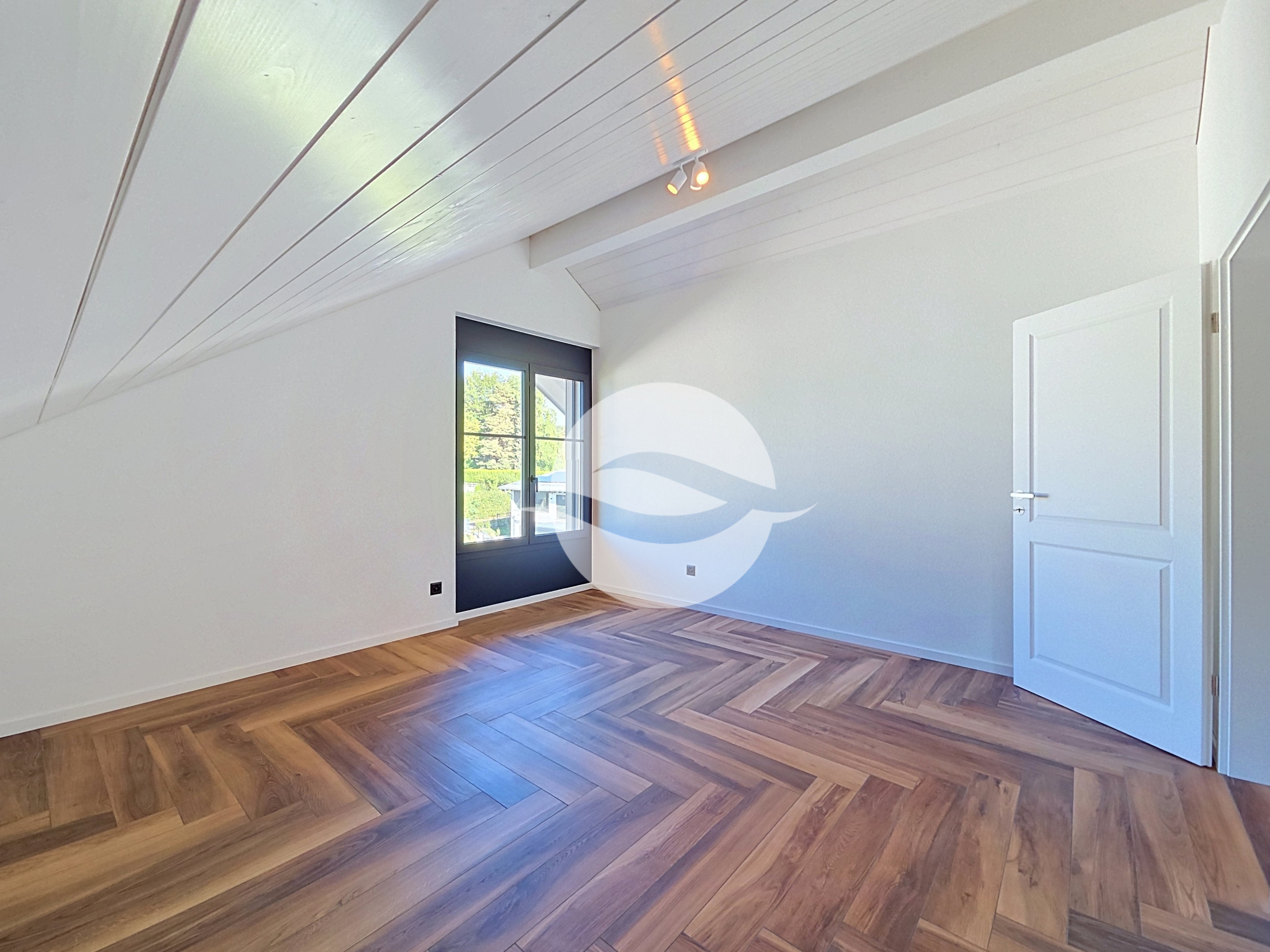 Interior view 7