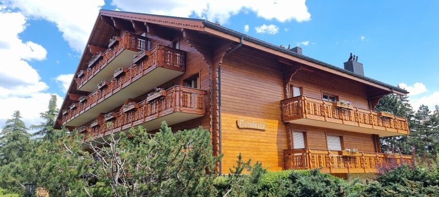 Exterior view 3
