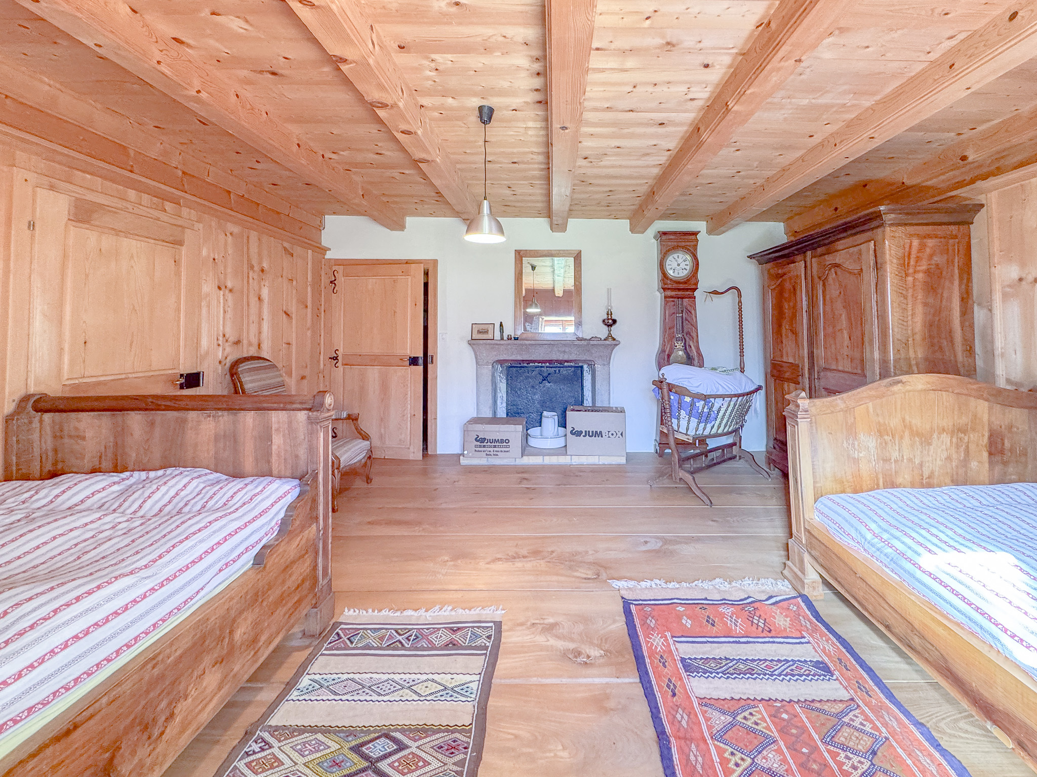 Chambre exposée Sud-Est à l'étage Chambre exposée Sud-Est à l'étage