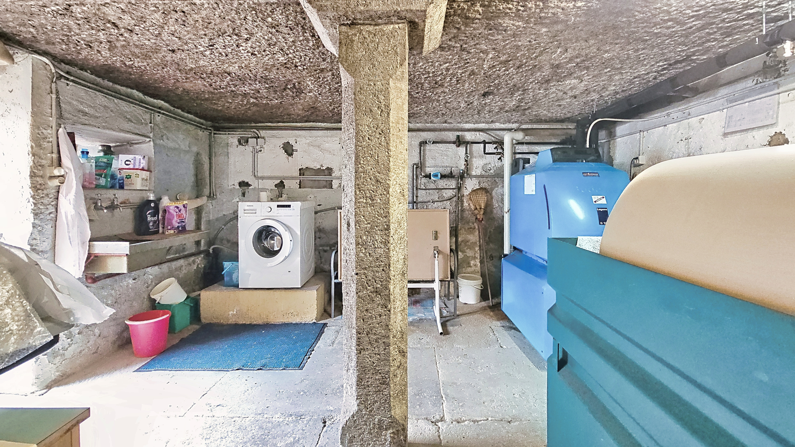 Local technique / buanderie - sous-sol Local technique / buanderie - sous-sol