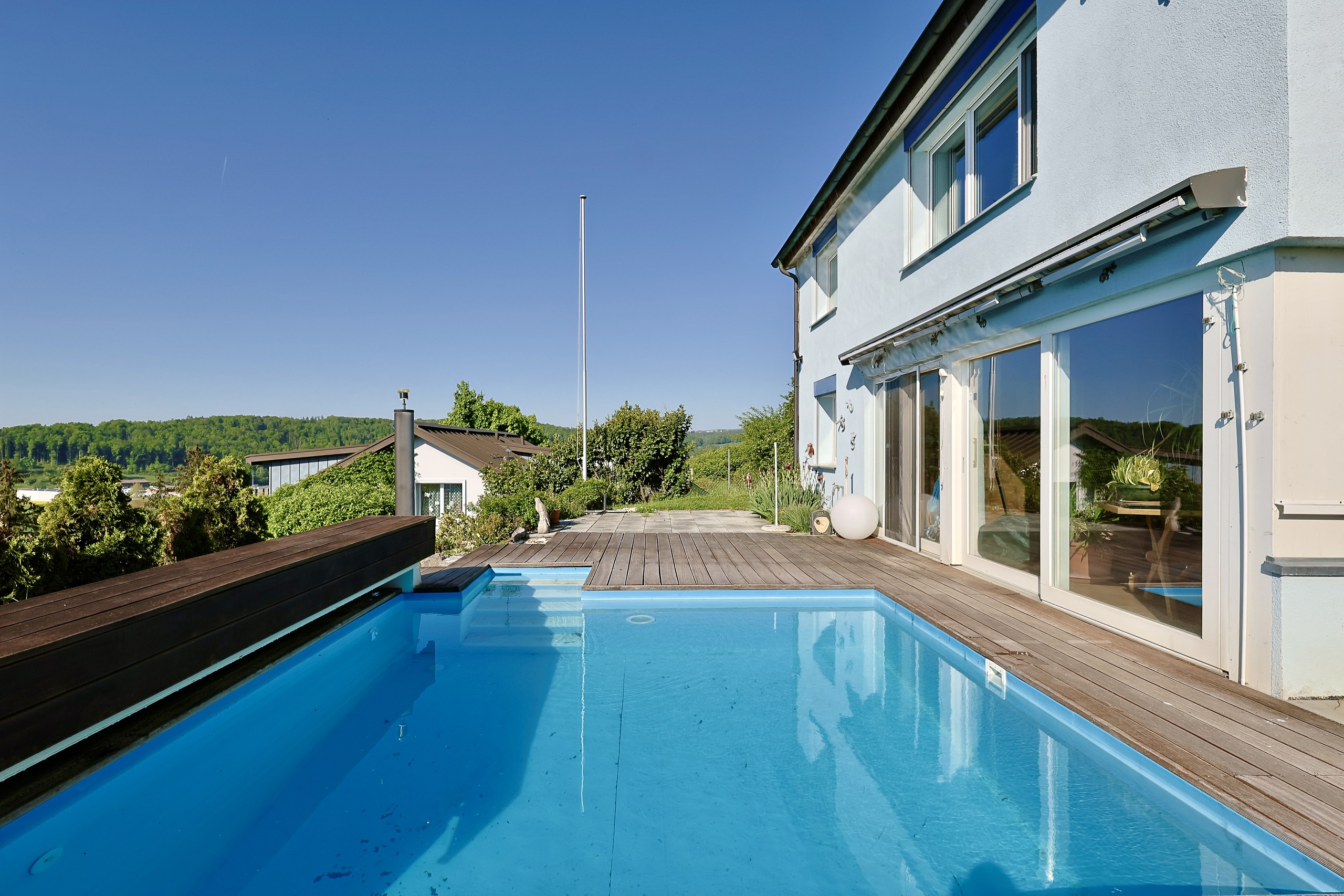 Der beheizte mit Gegenstromanlage wird auch Sie begeistern.