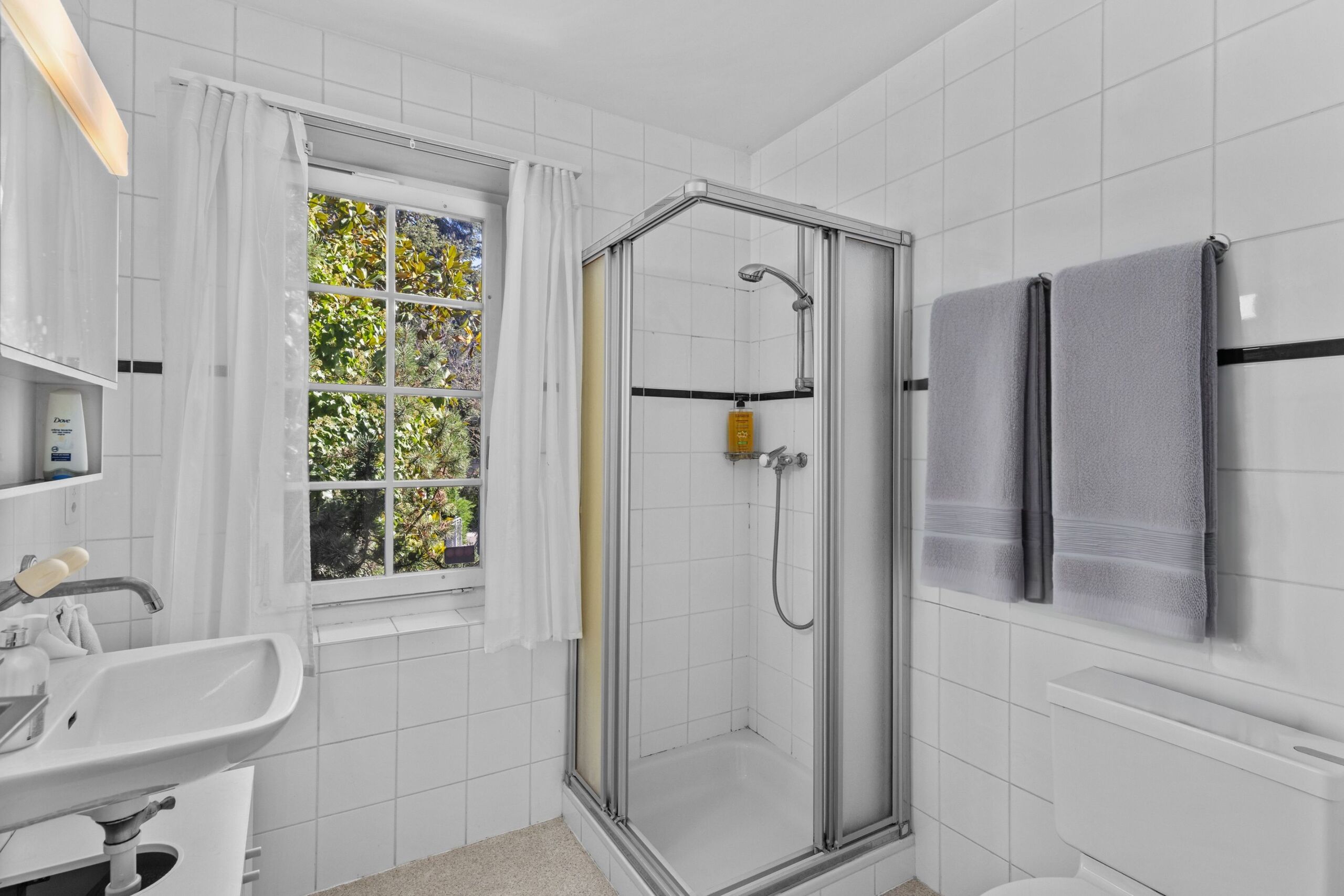 Salle de douche au rez Salle de douche au rez