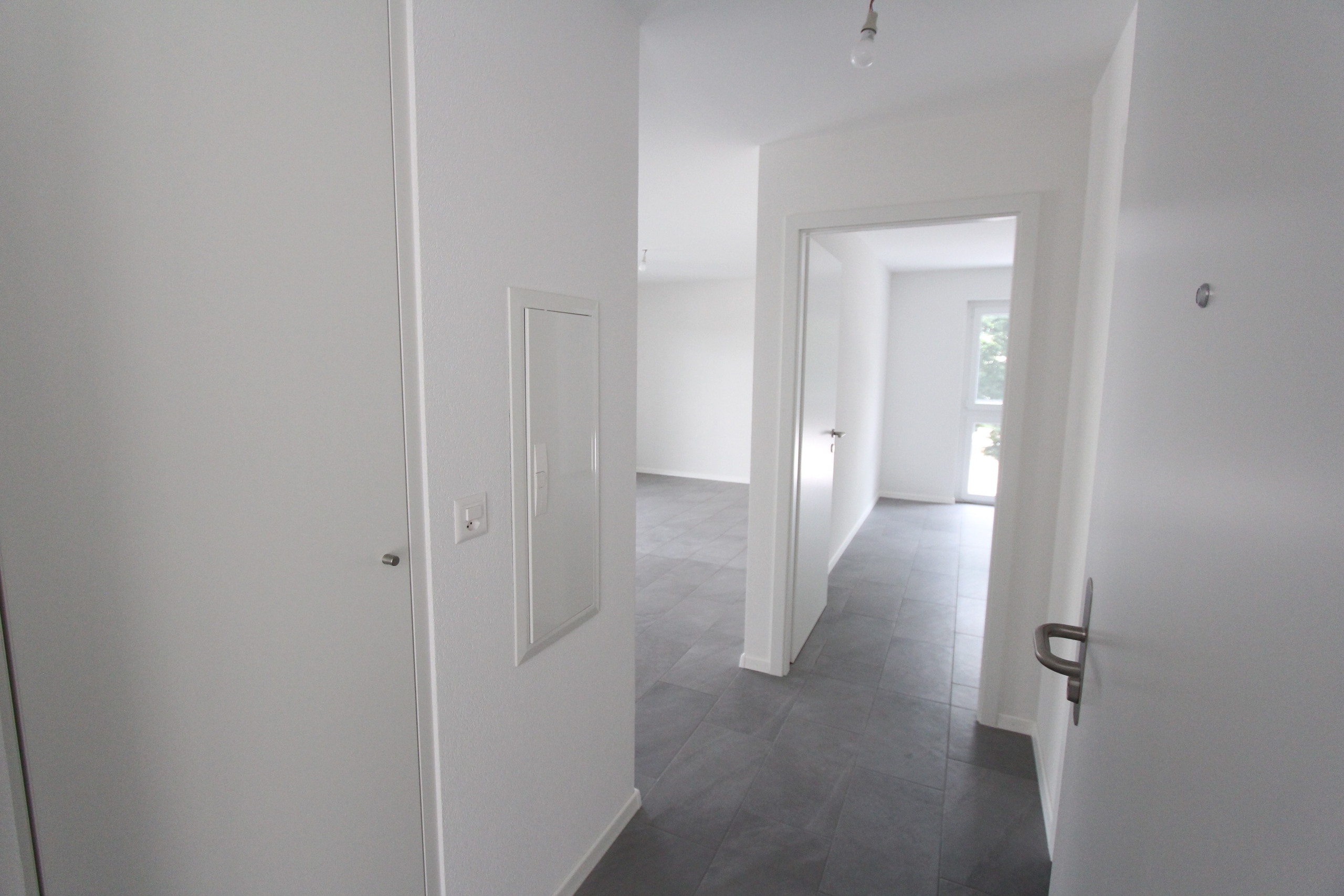 Hall avec armoire encastrée