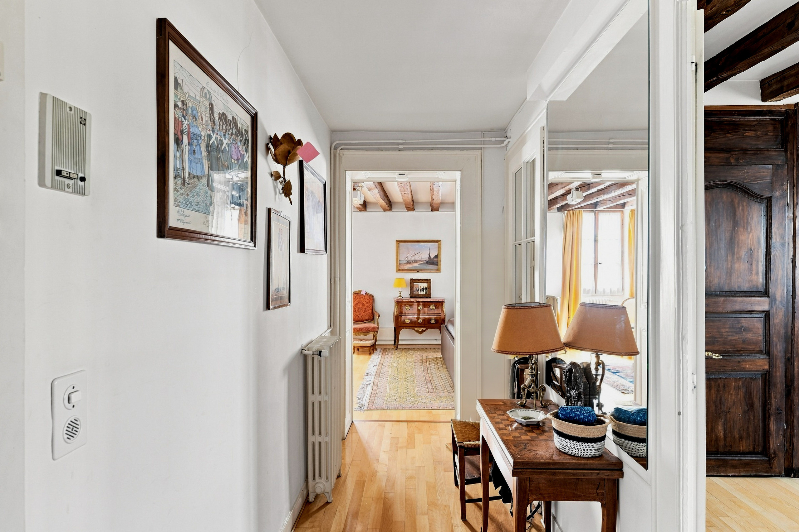 Interior view 10