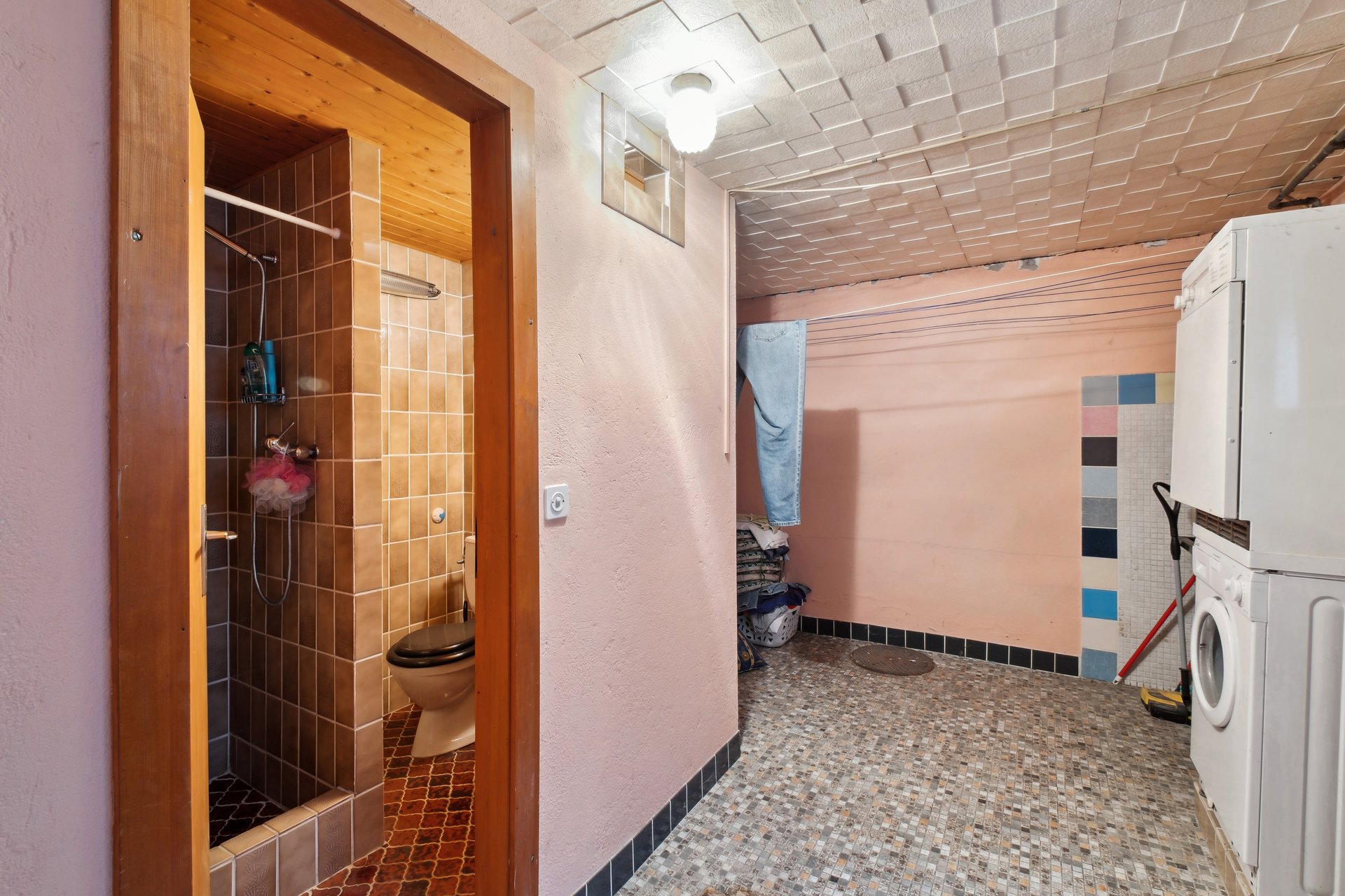 Waschküche/Duschraum Waschküche/Duschraum