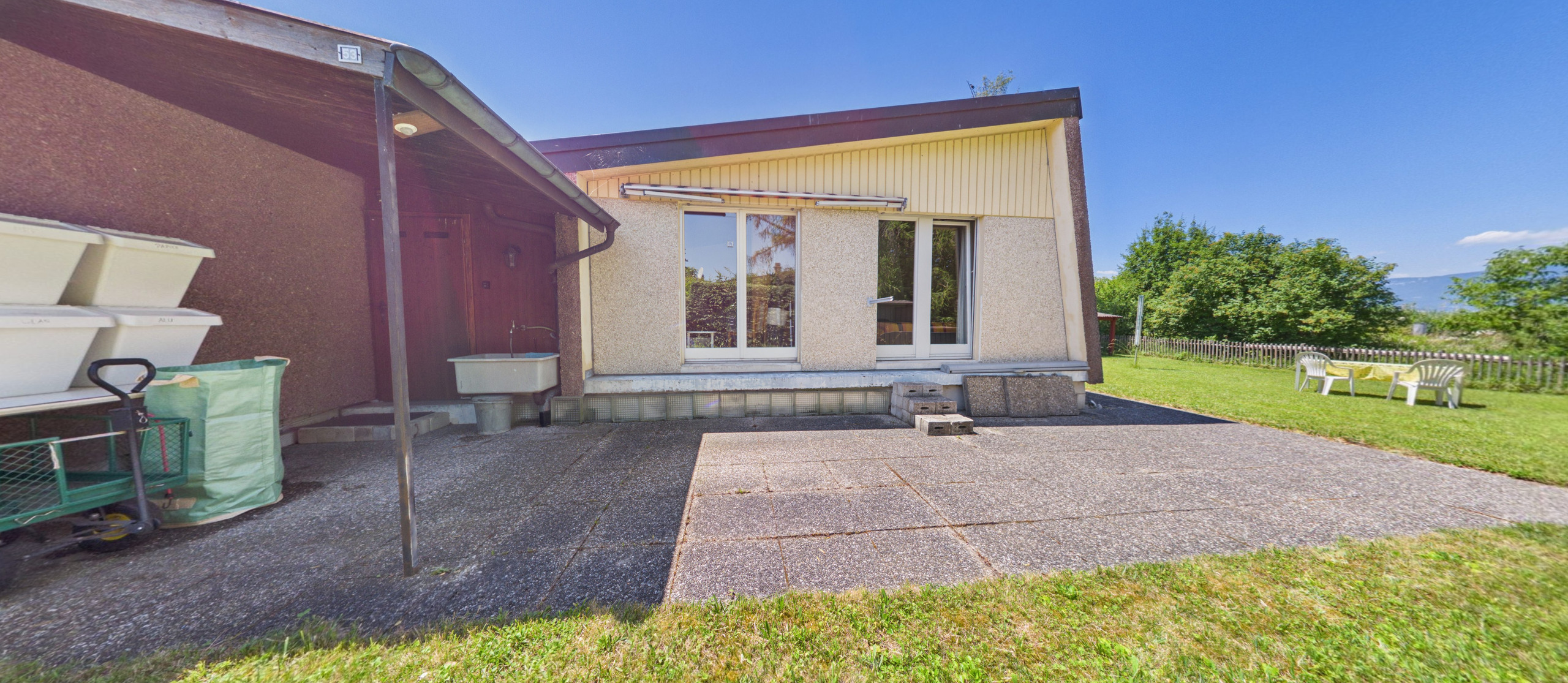 Exterior view 4
