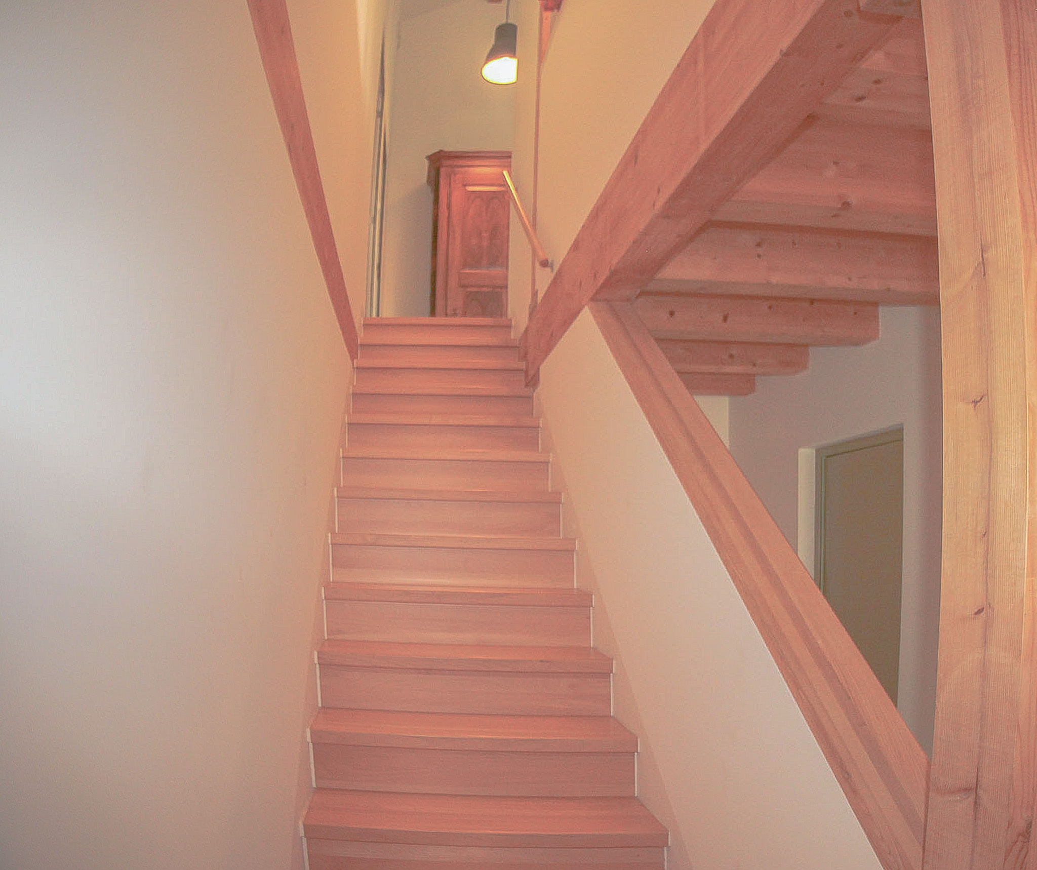 Escalier desservant les 2 étages