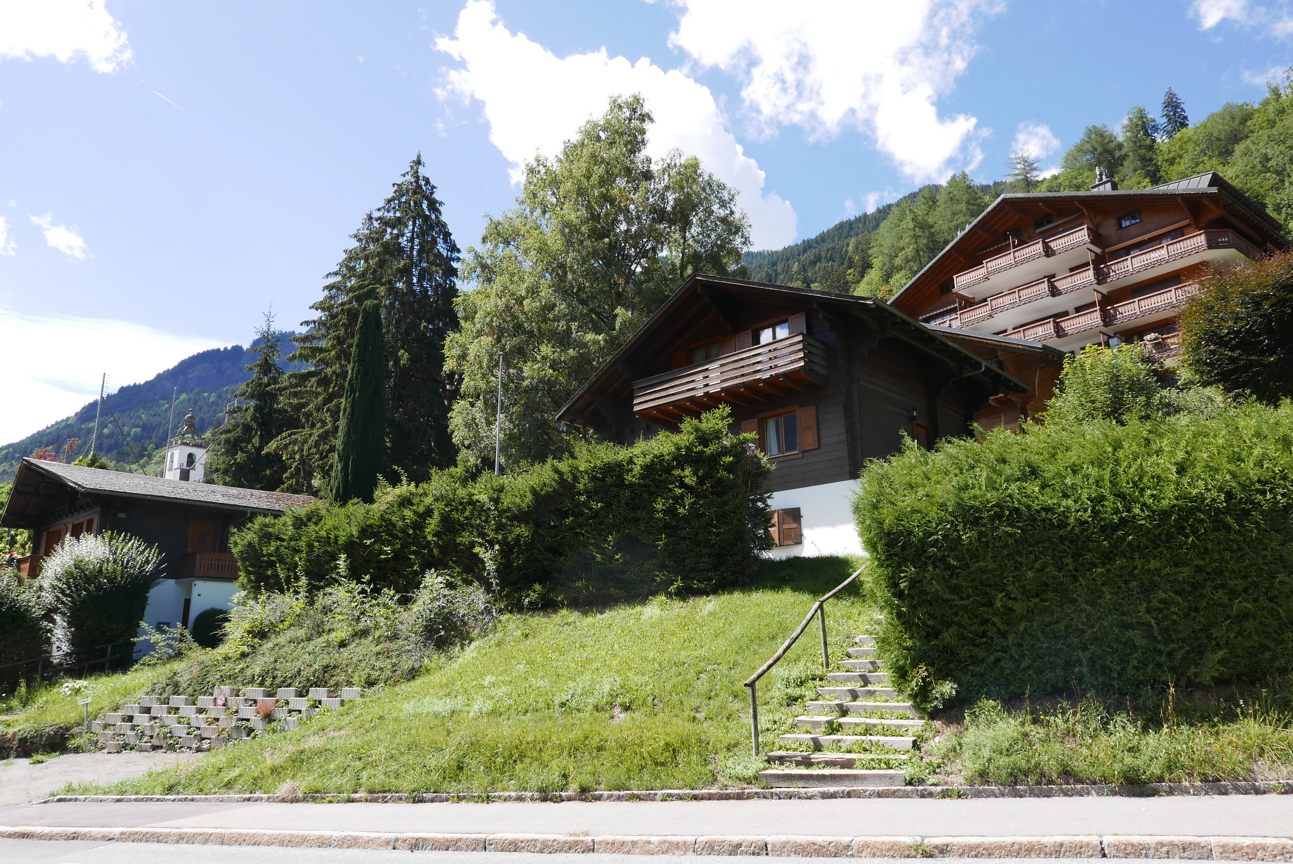 Exterior view 2