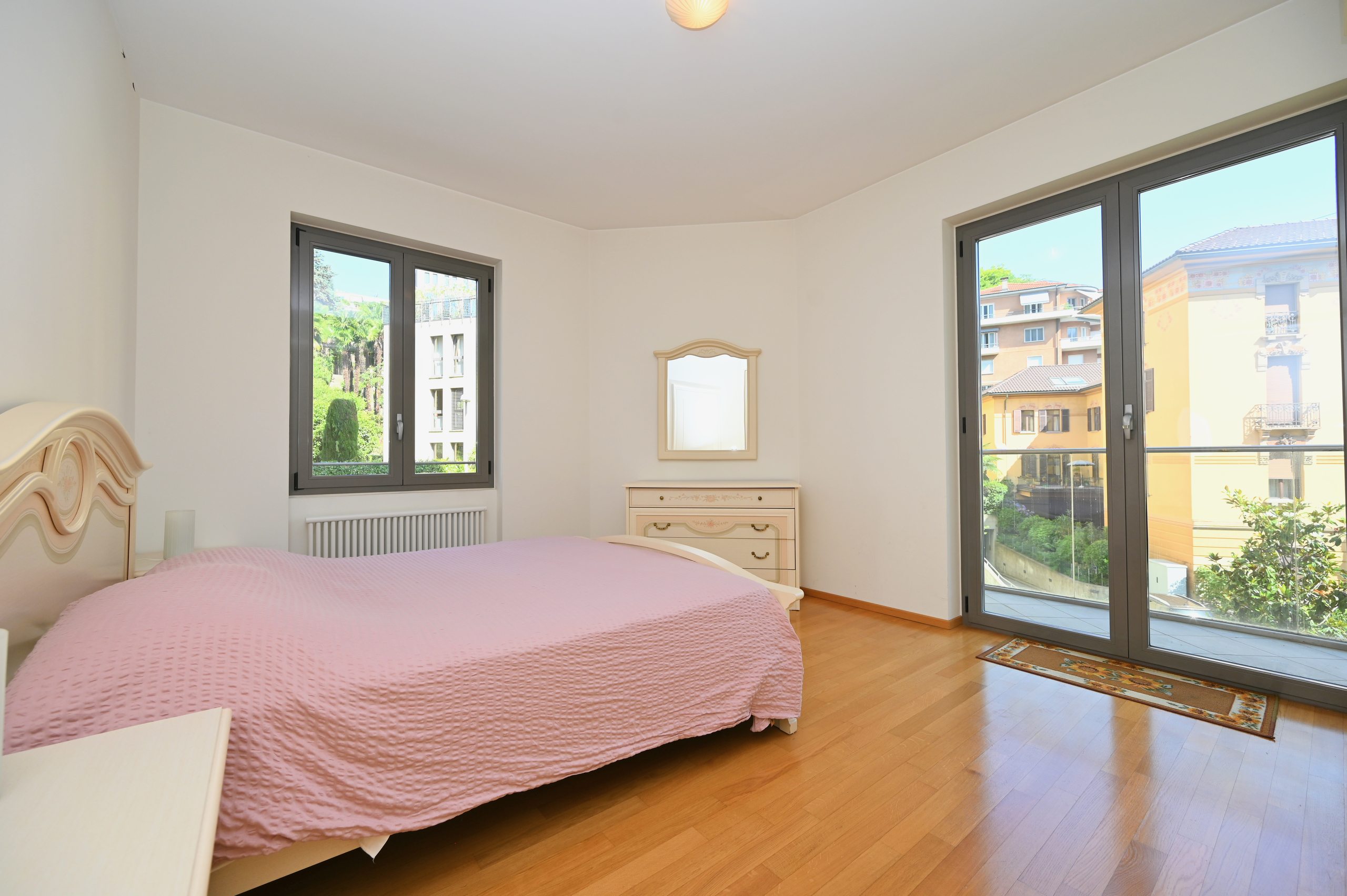 Interior view 5