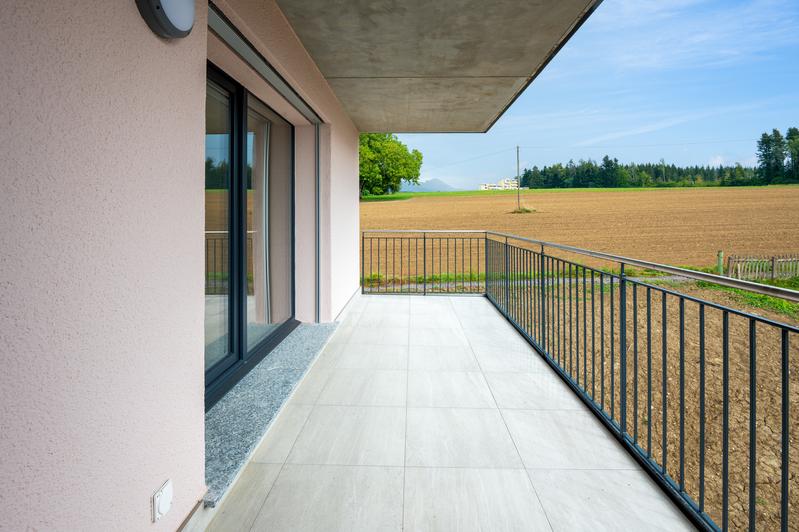 Précédente réalisation - Balcon - non contractuel Précédente réalisation - Balcon - non contractuel