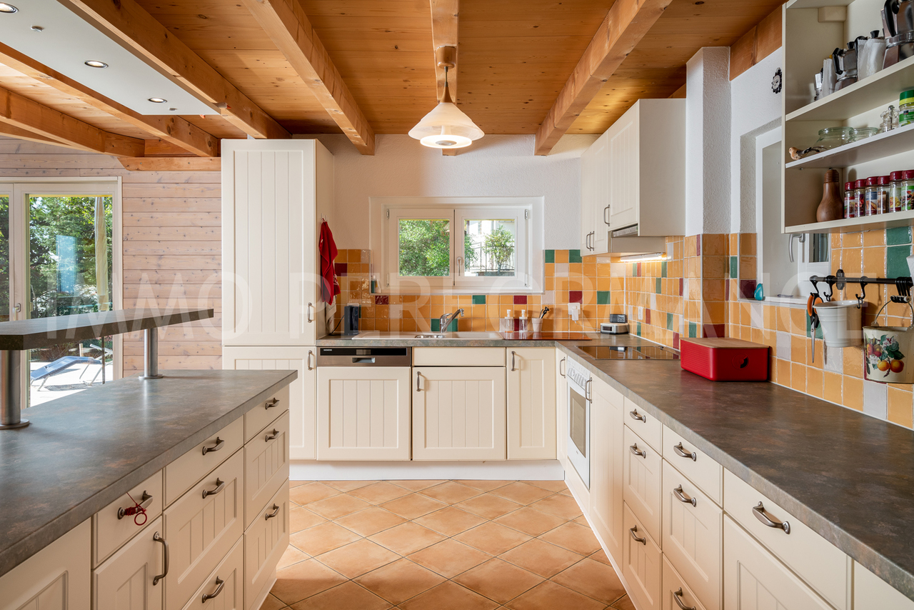 Cuisine ouverte entièrement équipée