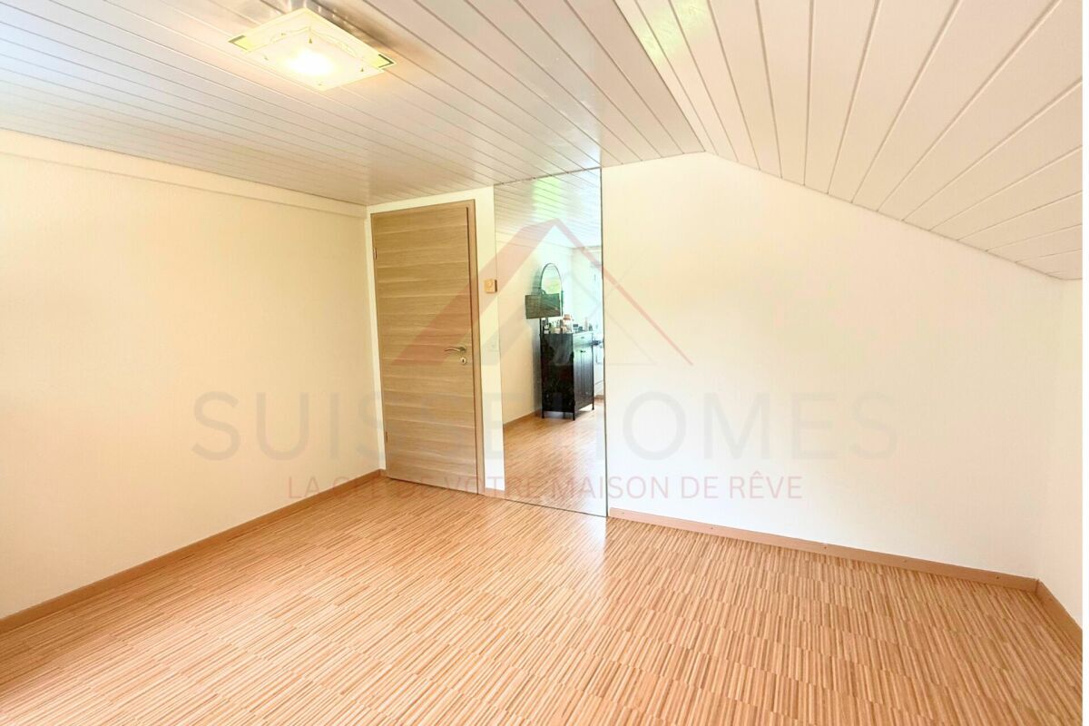 Schlafzimmer 4 ? Chambre 4 Schlafzimmer 4 ? Chambre 4