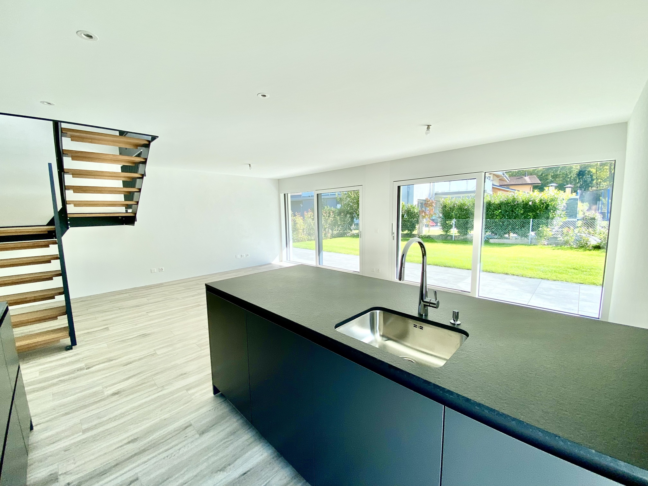 Interior view 6