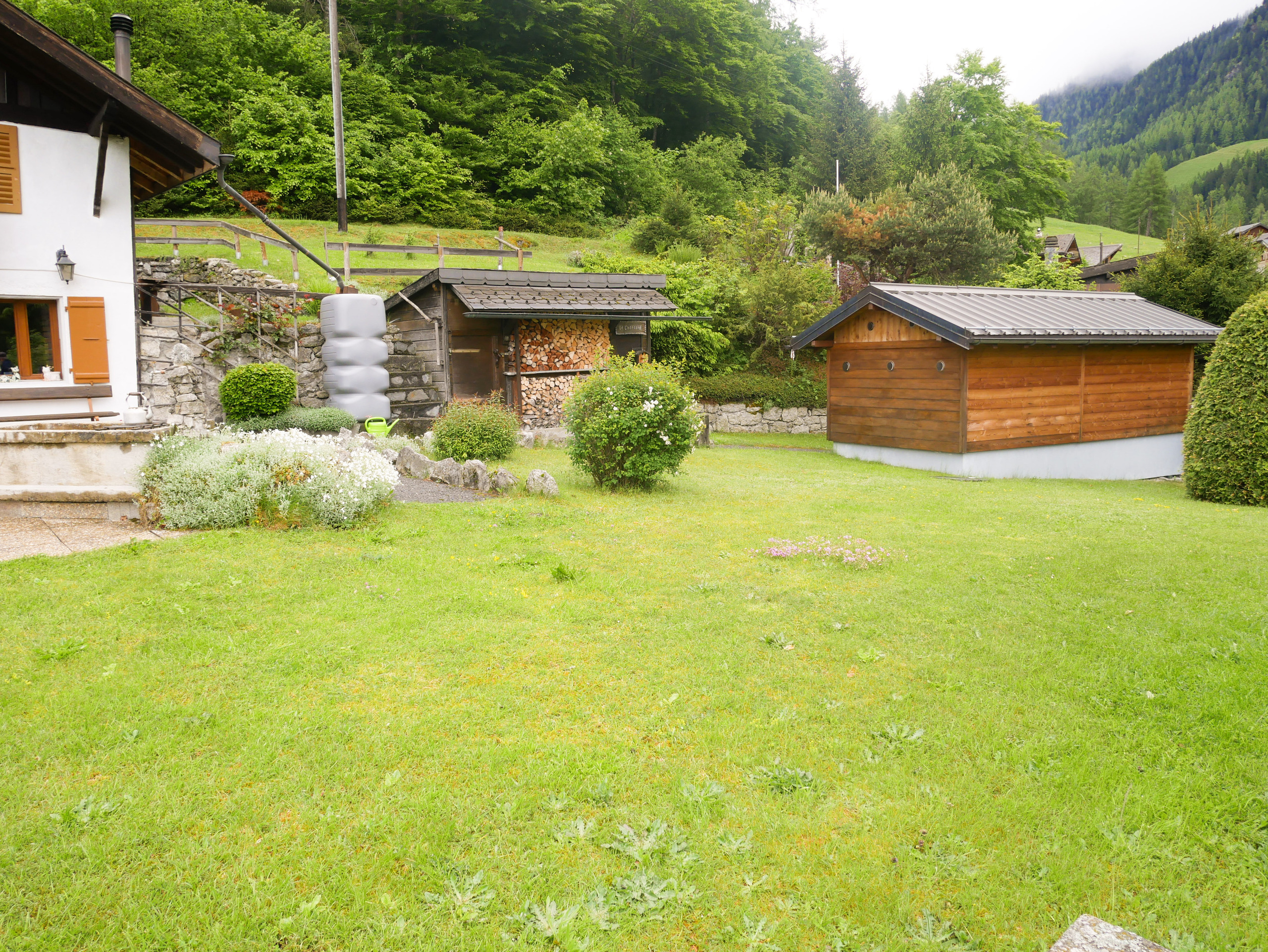 Exterior view 2
