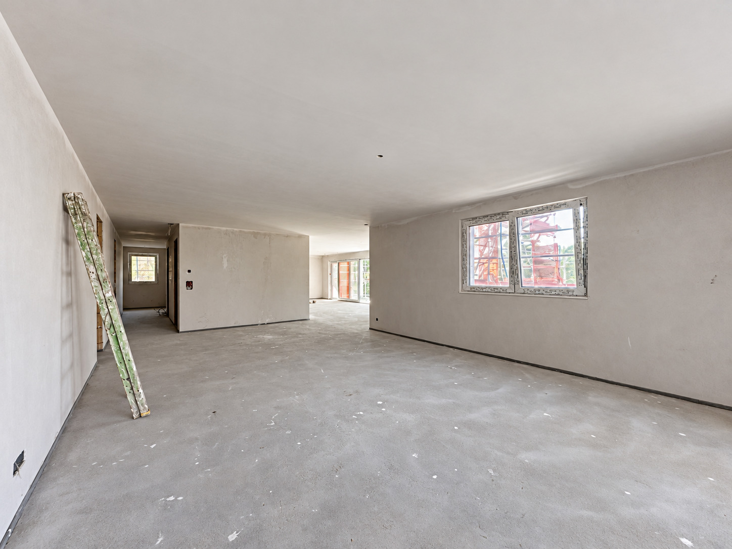 Interior view 7