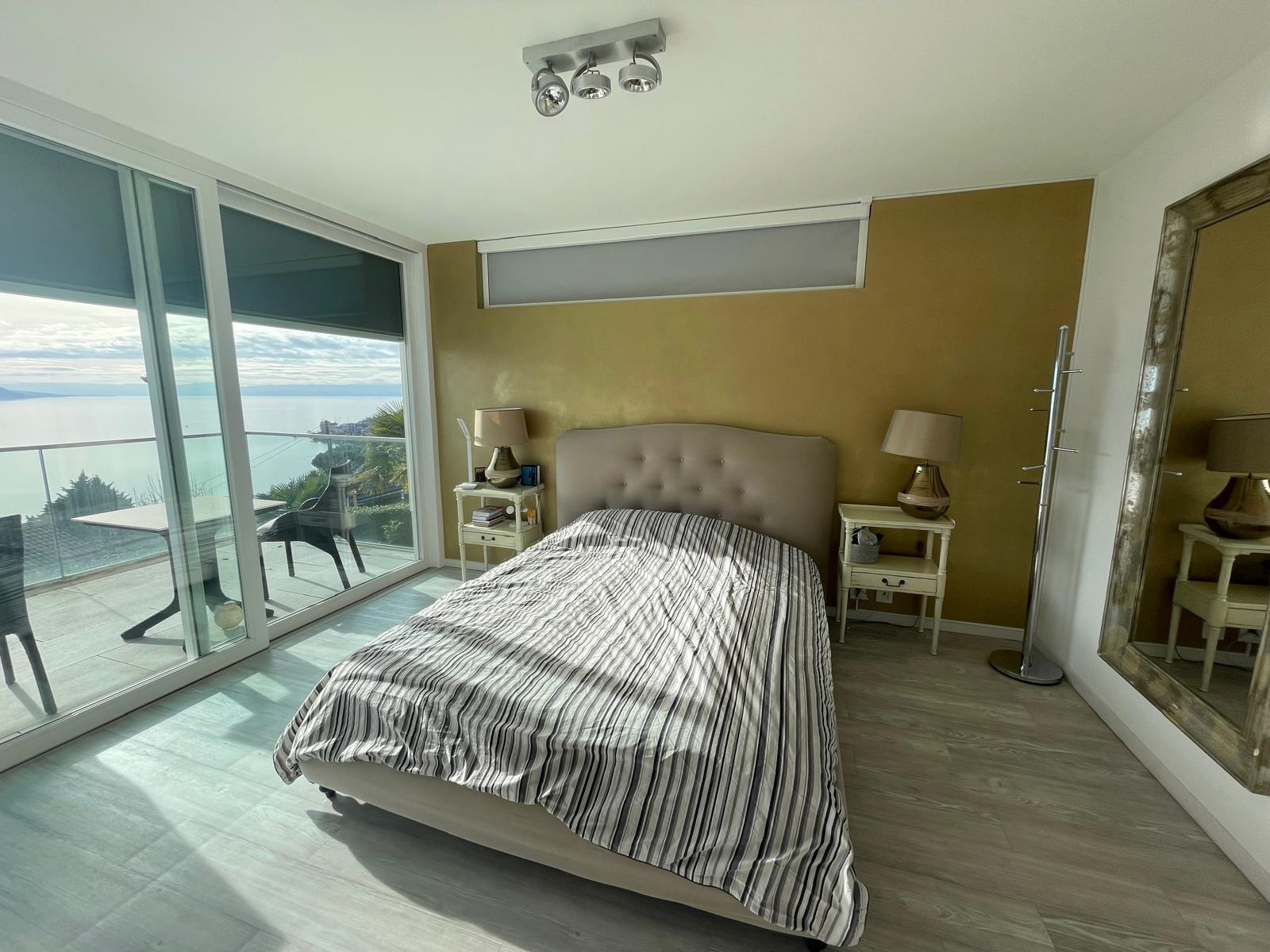 Interior view 5