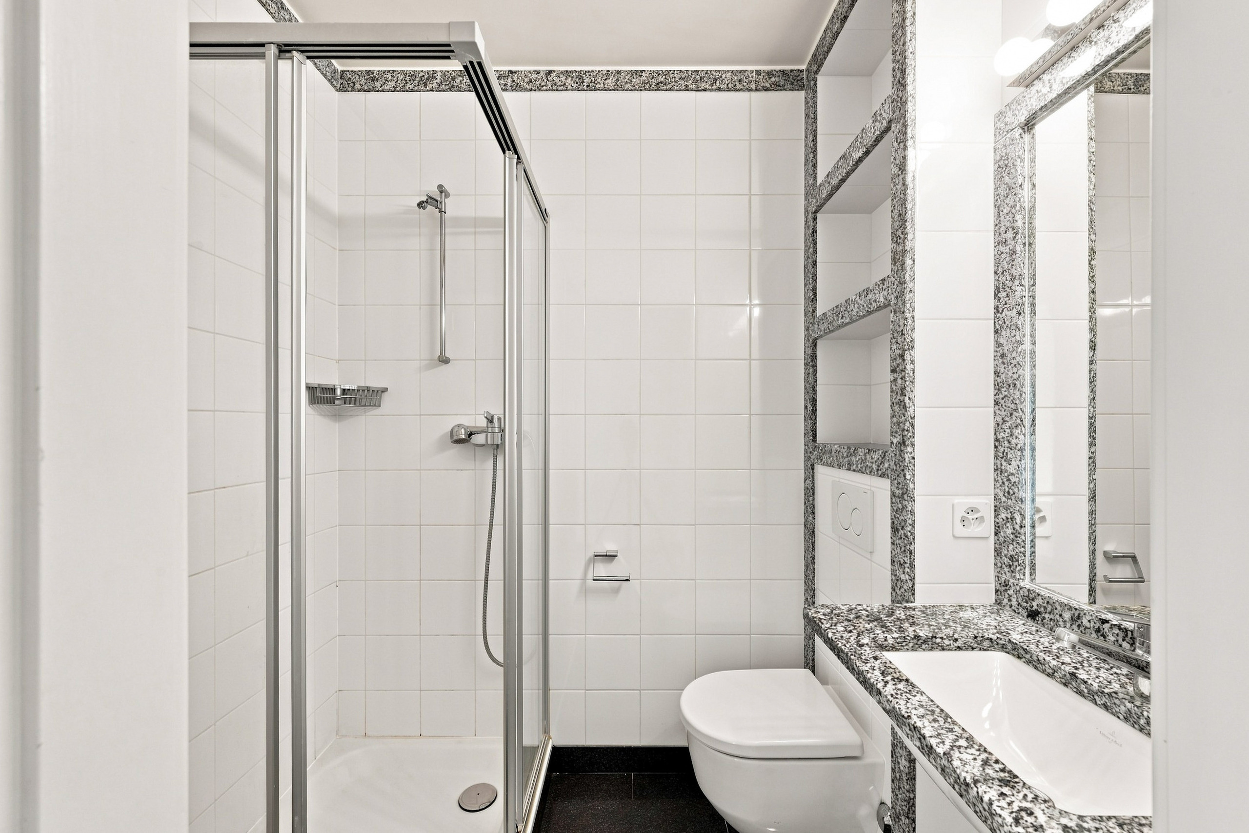 Interior view 9