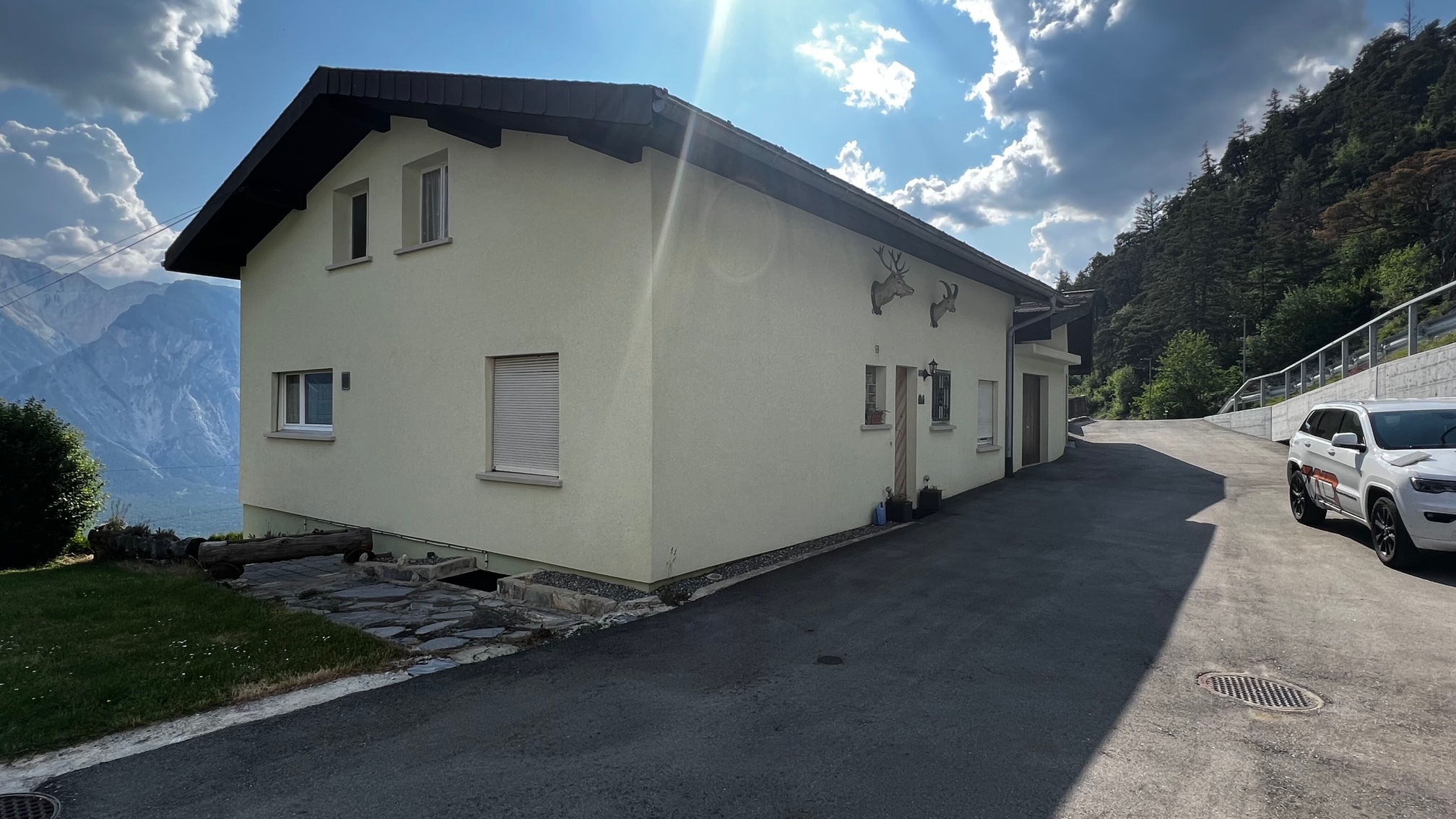 Photo 1