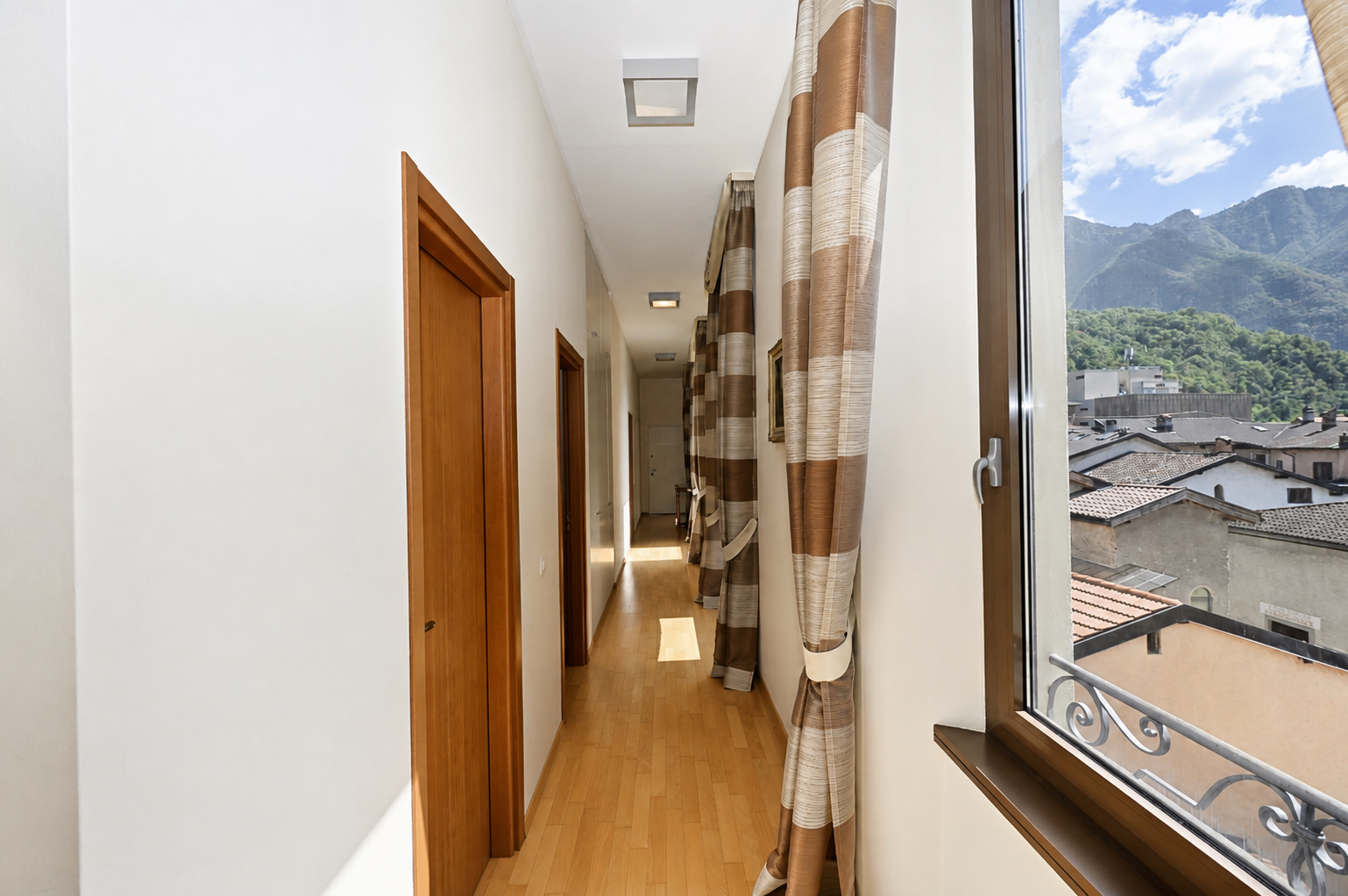 Interior view 17